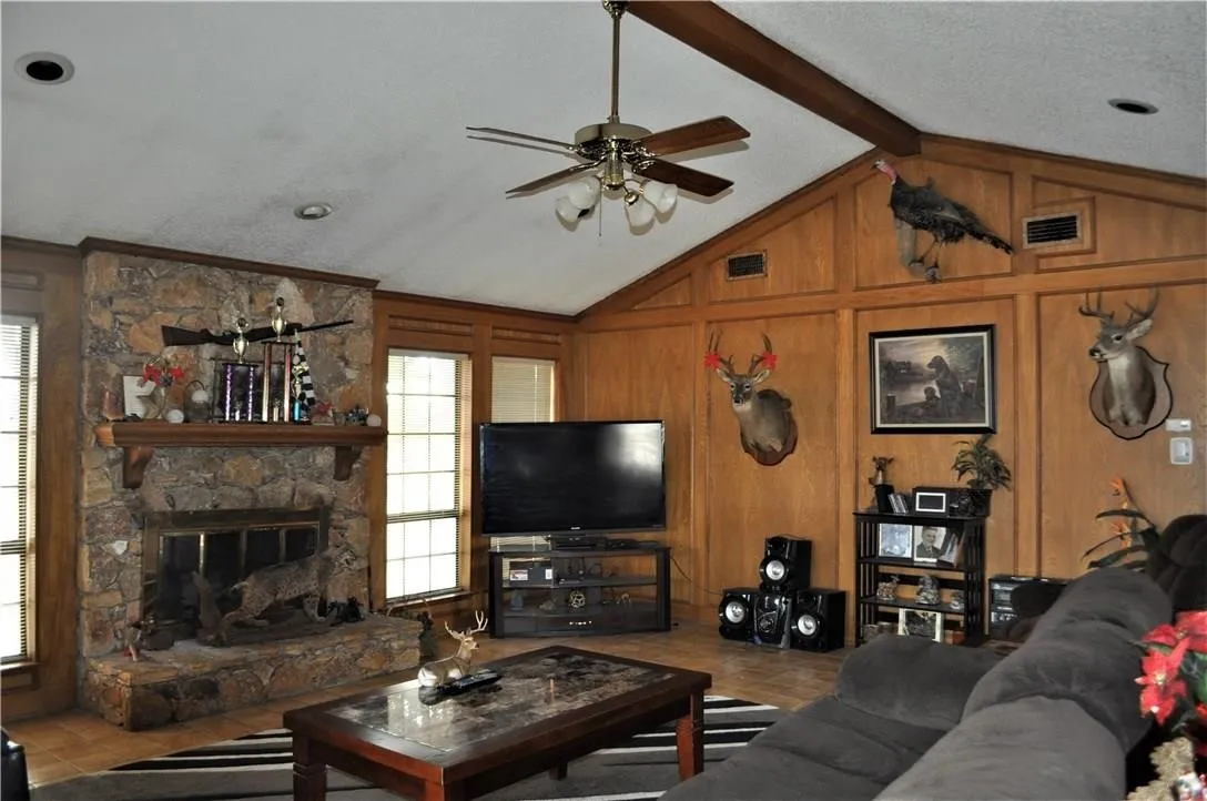 Single Family Residence For Rent in Ellis County , 2650 Fm 983, Red Oak, Texas 75125, 3 Bedrooms, 3 Bathrooms, 2 Garage spaces, 2,089 Sqft, built in 1984, Price $3,000, mls#21353136, Real Estate Agent in Red Oak, Homes For Rent in Ellis county, Homes For Rent in Red Oak, Realtor in Red Oak Texas, Real Estate Brokerage Independent Realty Texas, Luminita Cordes Realtor