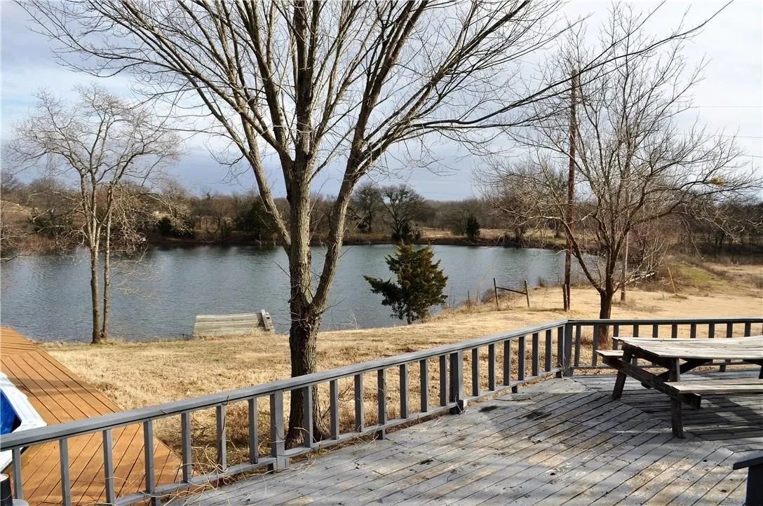 Single Family Residence For Rent in Ellis County , 2650 Fm 983, Red Oak, Texas 75125, 3 Bedrooms, 3 Bathrooms, 2 Garage spaces, 2,089 Sqft, built in 1984, Price $3,000, mls#21353136, Real Estate Agent in Red Oak, Homes For Rent in Ellis county, Homes For Rent in Red Oak, Realtor in Red Oak Texas, Real Estate Brokerage Independent Realty Texas, Luminita Cordes Realtor