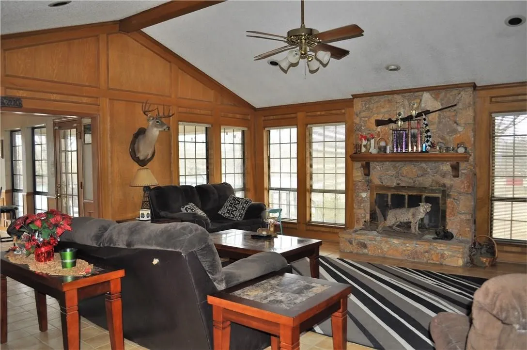 Single Family Residence For Rent in Ellis County , 2650 Fm 983, Red Oak, Texas 75125, 3 Bedrooms, 3 Bathrooms, 2 Garage spaces, 2,089 Sqft, built in 1984, Price $3,000, mls#21353136, Real Estate Agent in Red Oak, Homes For Rent in Ellis county, Homes For Rent in Red Oak, Realtor in Red Oak Texas, Real Estate Brokerage Independent Realty Texas, Luminita Cordes Realtor
