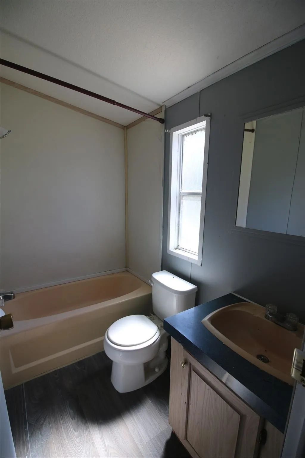 Manufactured Home For Rent in Hunt County , 10164 Gaillard Lake, Wills Point, Texas 75169, 3 Bedrooms, 2 Bathrooms, Garage spaces, 2,216 Sqft, built in 1975, Price $1,595, mls#21353548, Real Estate Agent in Wills Point, Homes For Rent in Hunt county, Homes For Rent in Wills Point, Realtor in Wills Point Texas, Real Estate Brokerage Independent Realty Texas, Luminita Cordes Realtor