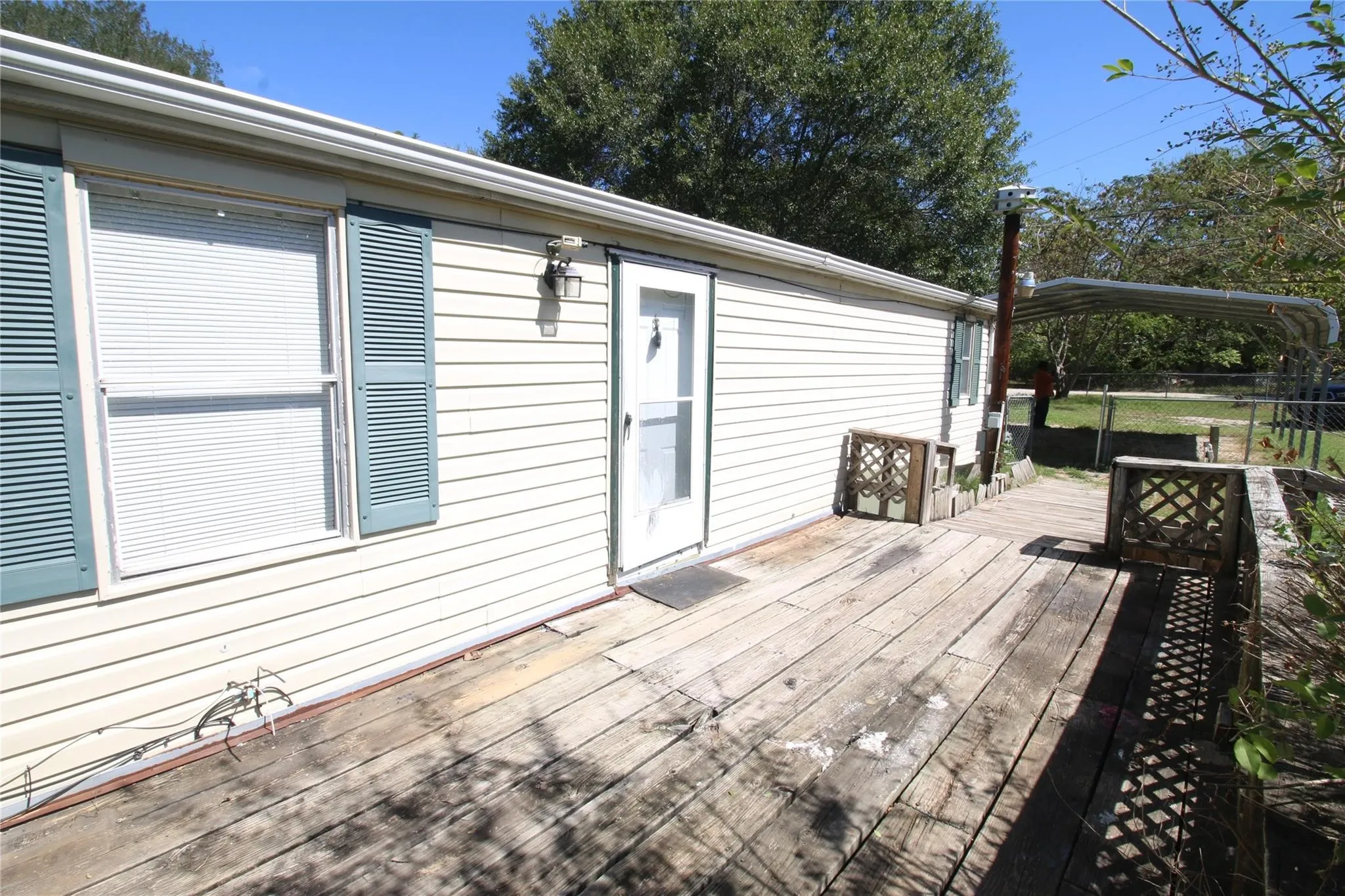 Manufactured Home For Rent in Hunt County , 10164 Gaillard Lake, Wills Point, Texas 75169, 3 Bedrooms, 2 Bathrooms, Garage spaces, 2,216 Sqft, built in 1975, Price $1,595, mls#21353548, Real Estate Agent in Wills Point, Homes For Rent in Hunt county, Homes For Rent in Wills Point, Realtor in Wills Point Texas, Real Estate Brokerage Independent Realty Texas, Luminita Cordes Realtor