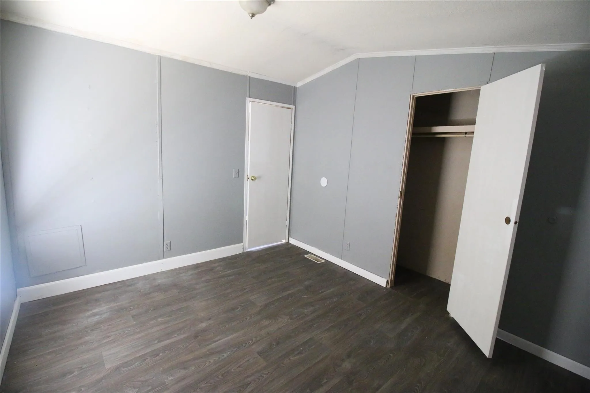 Manufactured Home For Rent in Hunt County , 10164 Gaillard Lake, Wills Point, Texas 75169, 3 Bedrooms, 2 Bathrooms, Garage spaces, 2,216 Sqft, built in 1975, Price $1,595, mls#21353548, Real Estate Agent in Wills Point, Homes For Rent in Hunt county, Homes For Rent in Wills Point, Realtor in Wills Point Texas, Real Estate Brokerage Independent Realty Texas, Luminita Cordes Realtor