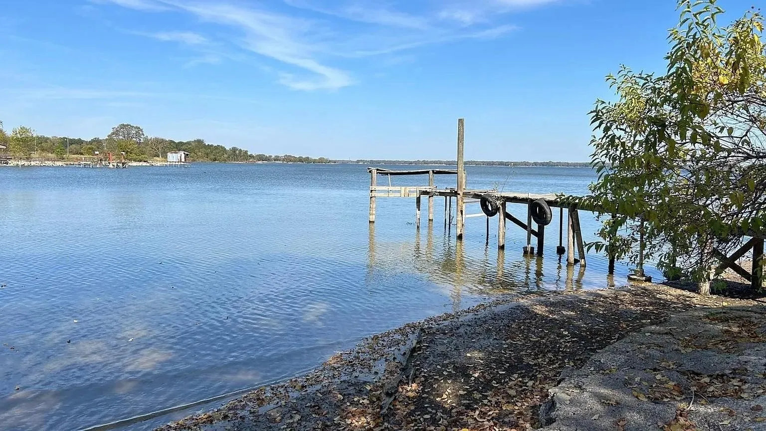 Manufactured Home For Rent in Hunt County , 10164 Gaillard Lake, Wills Point, Texas 75169, 3 Bedrooms, 2 Bathrooms, Garage spaces, 2,216 Sqft, built in 1975, Price $1,595, mls#21353548, Real Estate Agent in Wills Point, Homes For Rent in Hunt county, Homes For Rent in Wills Point, Realtor in Wills Point Texas, Real Estate Brokerage Independent Realty Texas, Luminita Cordes Realtor