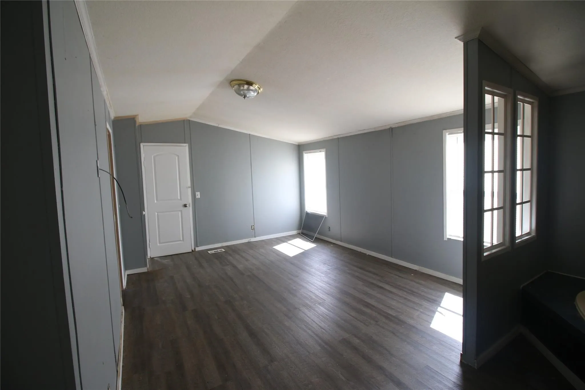 Manufactured Home For Rent in Hunt County , 10164 Gaillard Lake, Wills Point, Texas 75169, 3 Bedrooms, 2 Bathrooms, Garage spaces, 2,216 Sqft, built in 1975, Price $1,595, mls#21353548, Real Estate Agent in Wills Point, Homes For Rent in Hunt county, Homes For Rent in Wills Point, Realtor in Wills Point Texas, Real Estate Brokerage Independent Realty Texas, Luminita Cordes Realtor