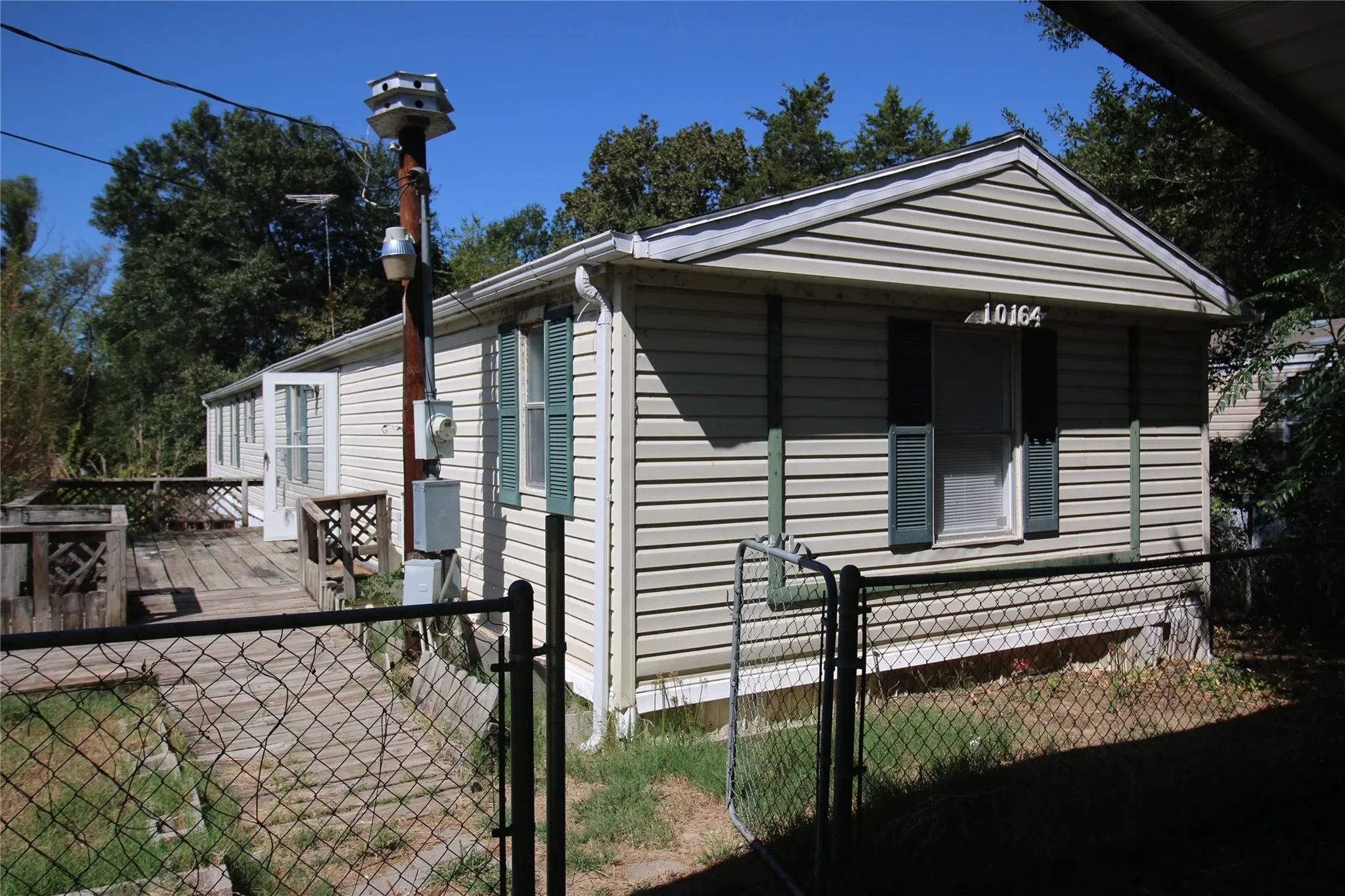 Manufactured Home For Rent in Hunt County , 10164 Gaillard Lake, Wills Point, Texas 75169, 3 Bedrooms, 2 Bathrooms, Garage spaces, 2,216 Sqft, built in 1975, Price $1,595, mls#21353548, Real Estate Agent in Wills Point, Homes For Rent in Hunt county, Homes For Rent in Wills Point, Realtor in Wills Point Texas, Real Estate Brokerage Independent Realty Texas, Luminita Cordes Realtor
