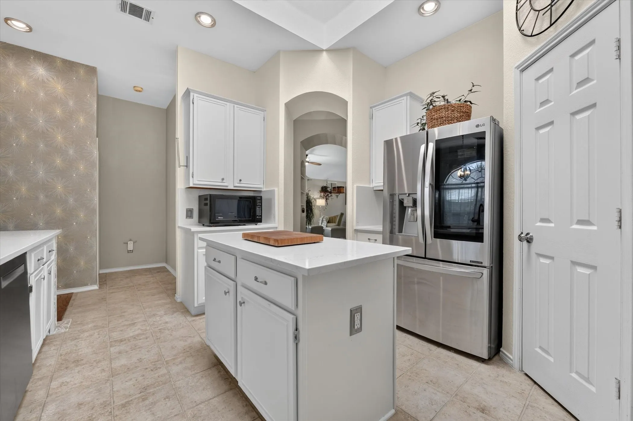 Single Family Residence For Sale in Denton County , 4728 Prescott Drive, Flower Mound, Texas 75028, 4 Bedroom, 2 Bathroom, 2 Garage spaces, 2,034 Sqft, built in 1993, mls#21353079, Real Estate Agent in Flower Mound, Homes For Sale in Denton county, Homes For Sale in Flower Mound, Realtor in Flower Mound Texas, Real Estate Brokerage Independent Realty Texas, Luminita Cordes Realtor