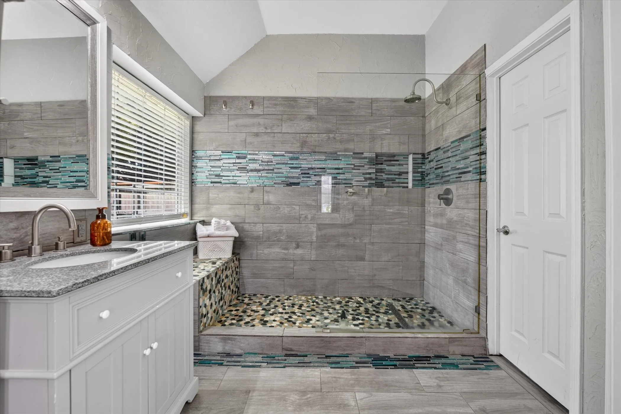 Single Family Residence For Sale in Denton County , 4728 Prescott Drive, Flower Mound, Texas 75028, 4 Bedroom, 2 Bathroom, 2 Garage spaces, 2,034 Sqft, built in 1993, mls#21353079, Real Estate Agent in Flower Mound, Homes For Sale in Denton county, Homes For Sale in Flower Mound, Realtor in Flower Mound Texas, Real Estate Brokerage Independent Realty Texas, Luminita Cordes Realtor