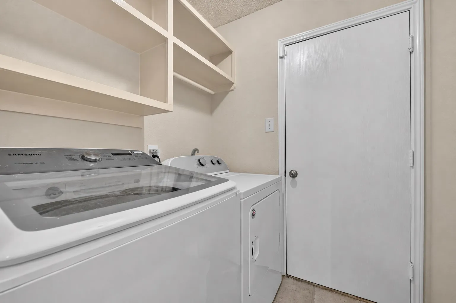 Single Family Residence For Sale in Denton County , 4728 Prescott Drive, Flower Mound, Texas 75028, 4 Bedroom, 2 Bathroom, 2 Garage spaces, 2,034 Sqft, built in 1993, mls#21353079, Real Estate Agent in Flower Mound, Homes For Sale in Denton county, Homes For Sale in Flower Mound, Realtor in Flower Mound Texas, Real Estate Brokerage Independent Realty Texas, Luminita Cordes Realtor