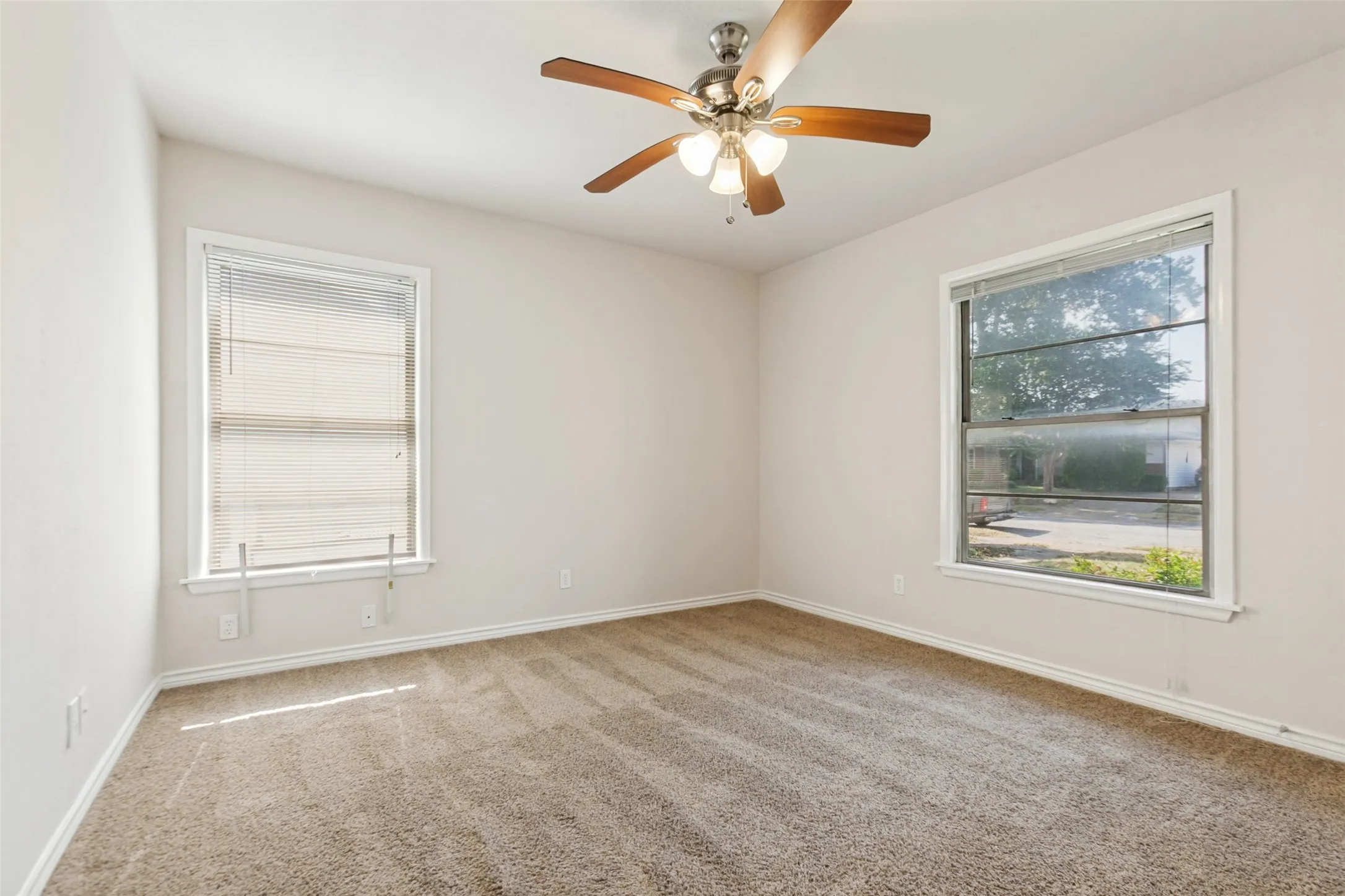 Single Family Residence For Rent in Dallas County , 1769 Crestridge Drive, Garland, Texas 75042, 3 Bedroom, 2 Bathroom, 1 Garage spaces, 1,477 Sqft, built in 1953, mls#21320221, Real Estate Agent in Garland, Homes For Rent in Dallas county, Homes For Rent in Garland, Realtor in Garland Texas, Real Estate Brokerage Independent Realty Texas, Luminita Cordes Realtor