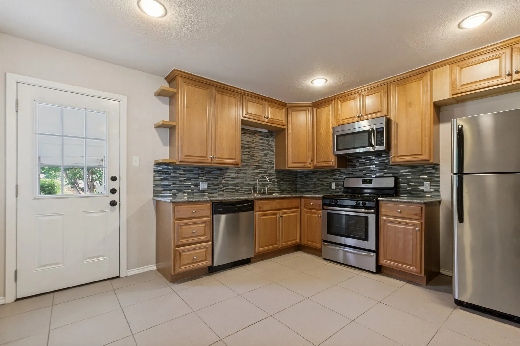 Single Family Residence For Rent in Dallas County , 1769 Crestridge Drive, Garland, Texas 75042, 3 Bedroom, 2 Bathroom, 1 Garage spaces, 1,477 Sqft, built in 1953, mls#21320221, Real Estate Agent in Garland, Homes For Rent in Dallas county, Homes For Rent in Garland, Realtor in Garland Texas, Real Estate Brokerage Independent Realty Texas, Luminita Cordes Realtor
