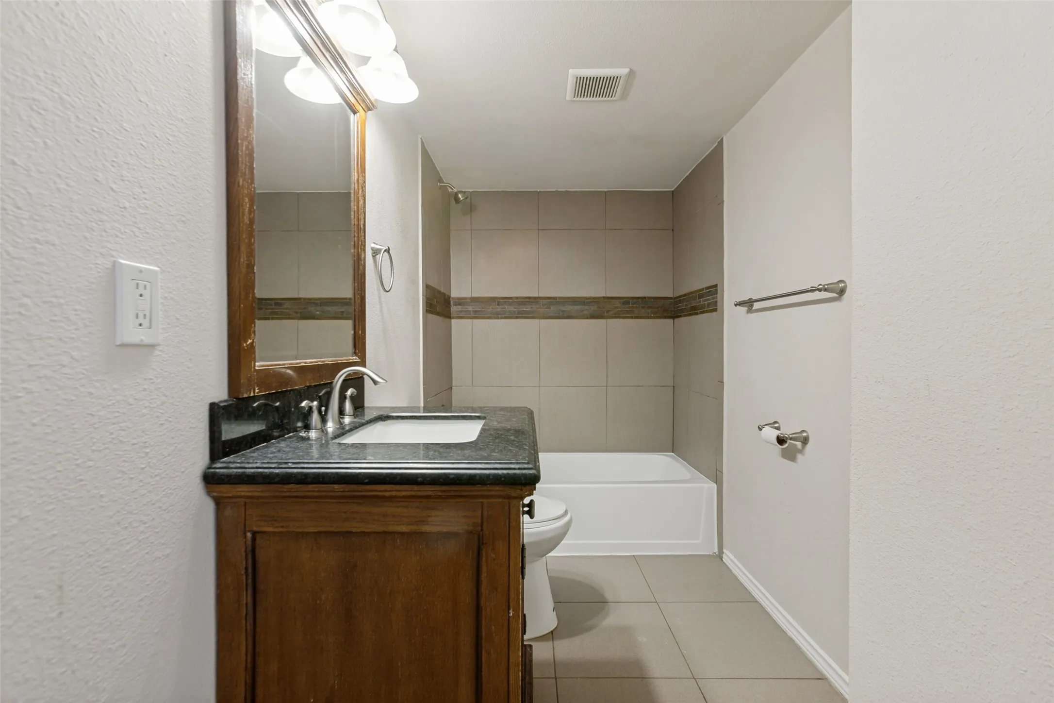 Single Family Residence For Rent in Dallas County , 1769 Crestridge Drive, Garland, Texas 75042, 3 Bedroom, 2 Bathroom, 1 Garage spaces, 1,477 Sqft, built in 1953, mls#21320221, Real Estate Agent in Garland, Homes For Rent in Dallas county, Homes For Rent in Garland, Realtor in Garland Texas, Real Estate Brokerage Independent Realty Texas, Luminita Cordes Realtor