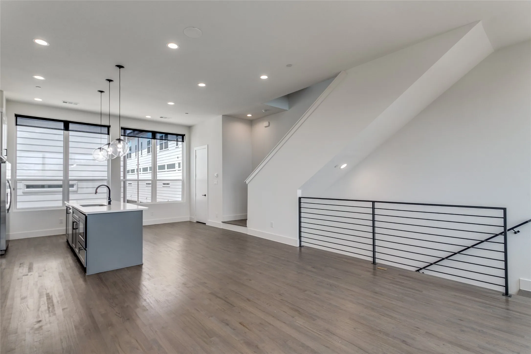 Townhouse For Rent in Dallas County , 4718 Bryan Street 504, Dallas, Texas 75204, 2 Bedroom, 3 Bathroom, 2 Garage spaces, 1,469 Sqft, built in 2024, mls#21353555, Real Estate Agent in Dallas, Homes For Rent in Dallas county, Homes For Rent in Dallas, Realtor in Dallas Texas, Real Estate Brokerage Independent Realty Texas, Luminita Cordes Realtor