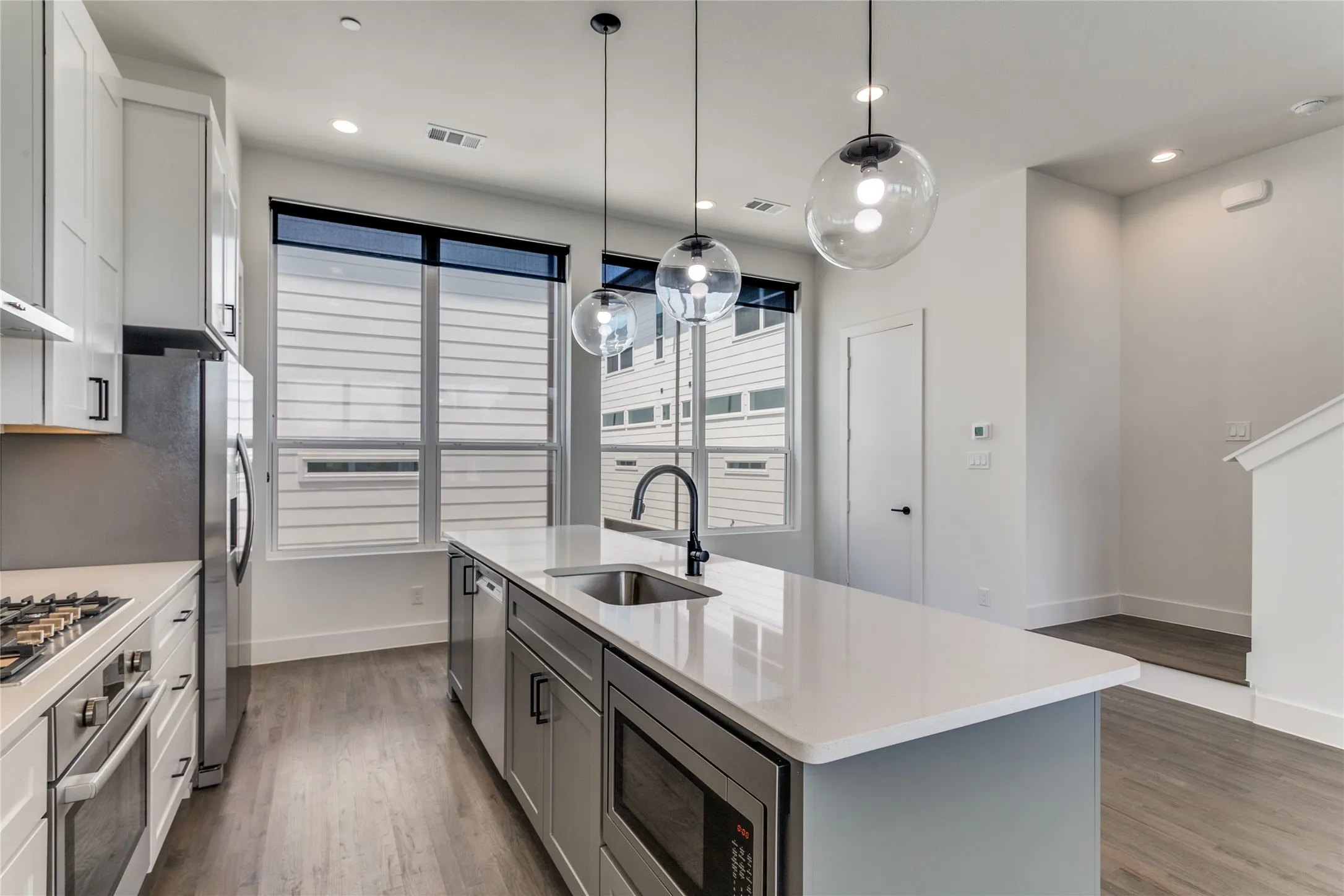 Townhouse For Rent in Dallas County , 4718 Bryan Street 504, Dallas, Texas 75204, 2 Bedroom, 3 Bathroom, 2 Garage spaces, 1,469 Sqft, built in 2024, mls#21353555, Real Estate Agent in Dallas, Homes For Rent in Dallas county, Homes For Rent in Dallas, Realtor in Dallas Texas, Real Estate Brokerage Independent Realty Texas, Luminita Cordes Realtor