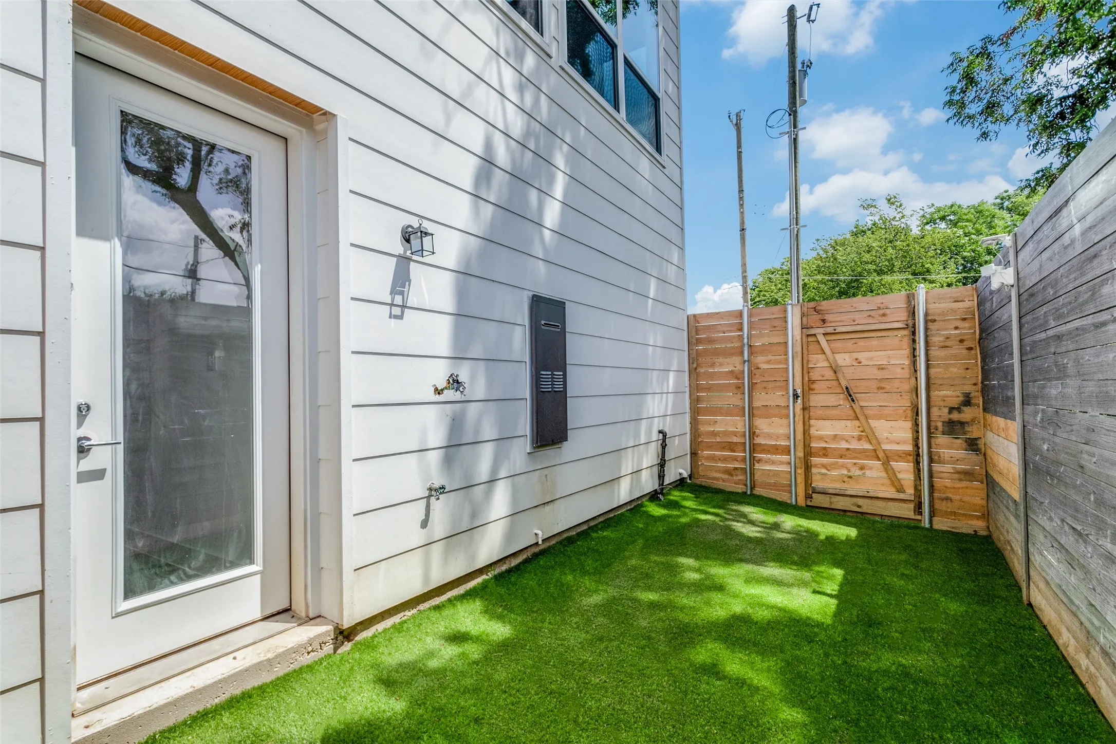Townhouse For Rent in Dallas County , 4718 Bryan Street 504, Dallas, Texas 75204, 2 Bedroom, 3 Bathroom, 2 Garage spaces, 1,469 Sqft, built in 2024, mls#21353555, Real Estate Agent in Dallas, Homes For Rent in Dallas county, Homes For Rent in Dallas, Realtor in Dallas Texas, Real Estate Brokerage Independent Realty Texas, Luminita Cordes Realtor