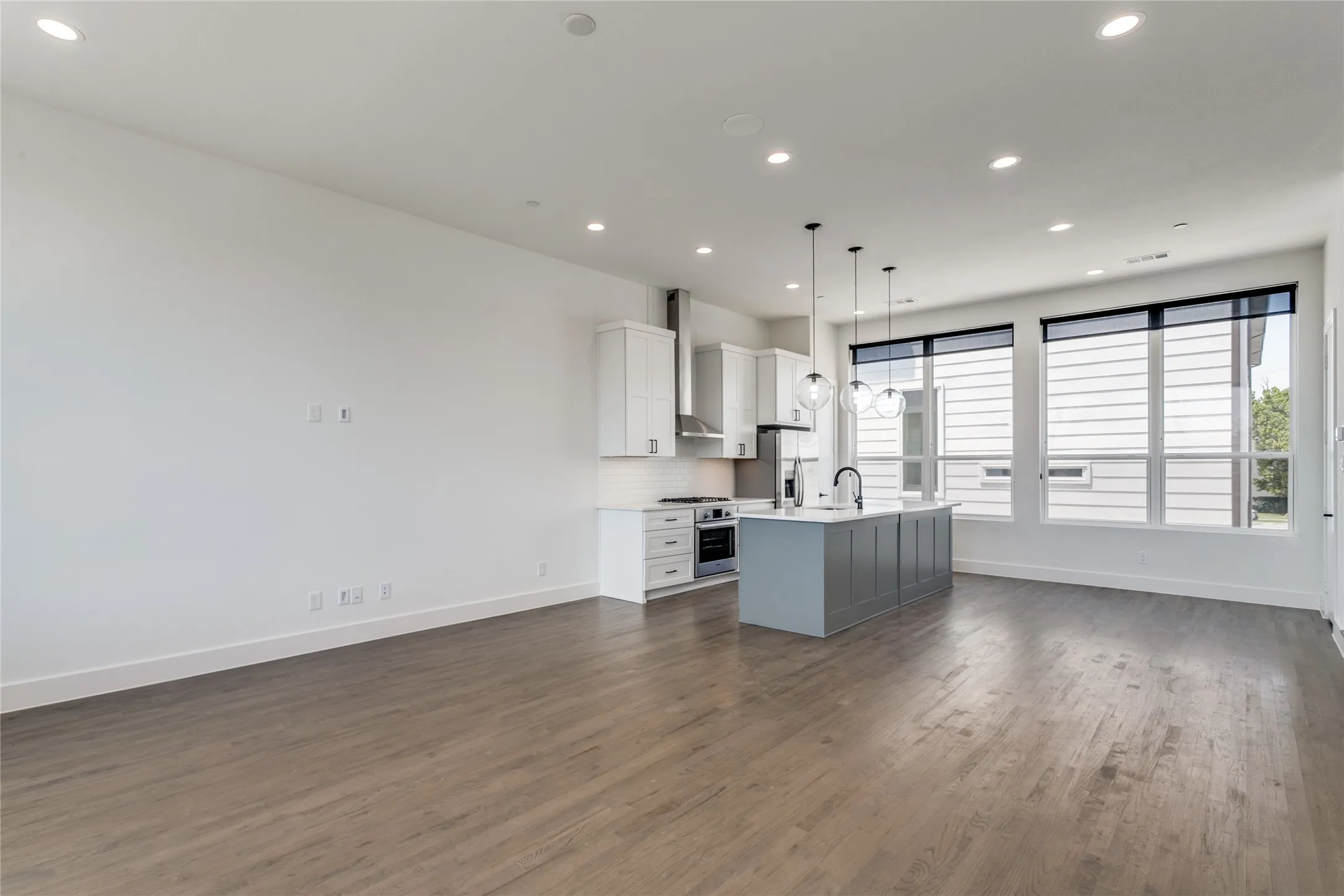Townhouse For Rent in Dallas County , 4718 Bryan Street 504, Dallas, Texas 75204, 2 Bedroom, 3 Bathroom, 2 Garage spaces, 1,469 Sqft, built in 2024, mls#21353555, Real Estate Agent in Dallas, Homes For Rent in Dallas county, Homes For Rent in Dallas, Realtor in Dallas Texas, Real Estate Brokerage Independent Realty Texas, Luminita Cordes Realtor