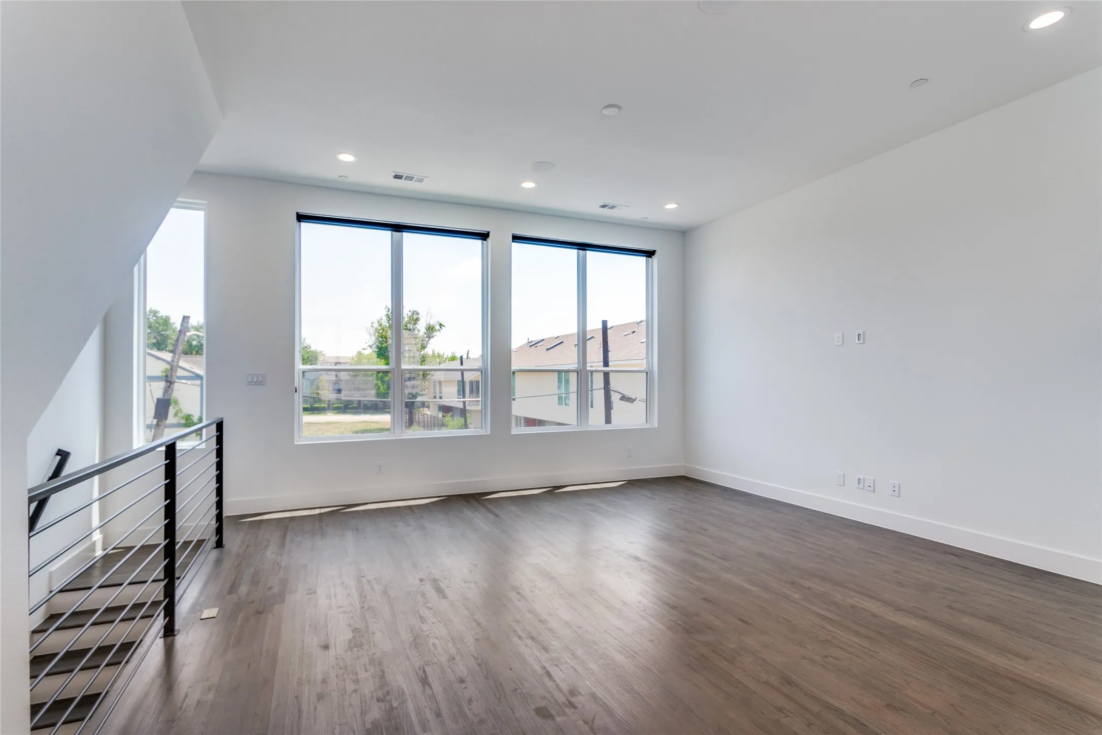 Townhouse For Rent in Dallas County , 4718 Bryan Street 504, Dallas, Texas 75204, 2 Bedroom, 3 Bathroom, 2 Garage spaces, 1,469 Sqft, built in 2024, mls#21353555, Real Estate Agent in Dallas, Homes For Rent in Dallas county, Homes For Rent in Dallas, Realtor in Dallas Texas, Real Estate Brokerage Independent Realty Texas, Luminita Cordes Realtor