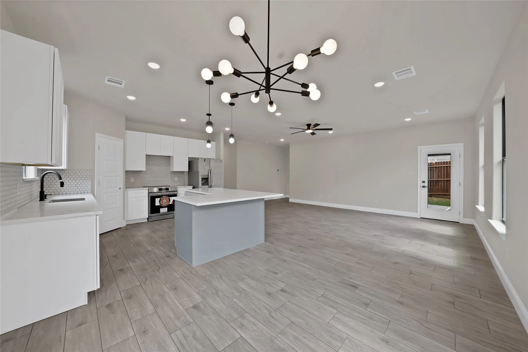 Single Family Residence For Sale in Hood County , 5700 Barkridge Drive, Granbury, Texas 76048, 3 Bedroom, 2 Bathroom, 2 Garage spaces, 1,490 Sqft, built in 2026, mls#21352965, Real Estate Agent in Granbury, Homes For Sale in Hood county, Homes For Sale in Granbury, Realtor in Granbury Texas, Real Estate Brokerage Independent Realty Texas, Luminita Cordes Realtor