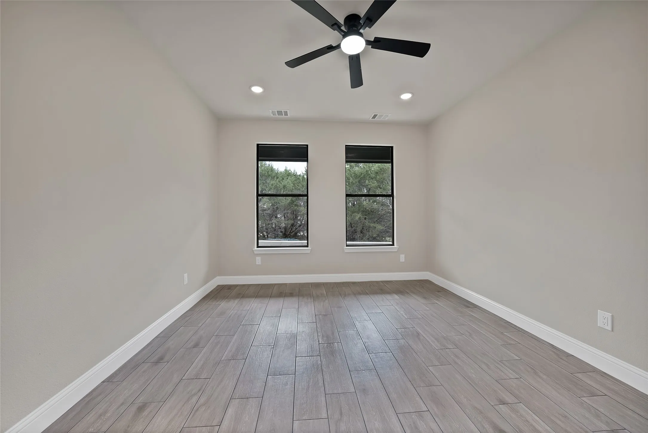 Single Family Residence For Sale in Hood County , 5700 Barkridge Drive, Granbury, Texas 76048, 3 Bedroom, 2 Bathroom, 2 Garage spaces, 1,490 Sqft, built in 2026, mls#21352965, Real Estate Agent in Granbury, Homes For Sale in Hood county, Homes For Sale in Granbury, Realtor in Granbury Texas, Real Estate Brokerage Independent Realty Texas, Luminita Cordes Realtor