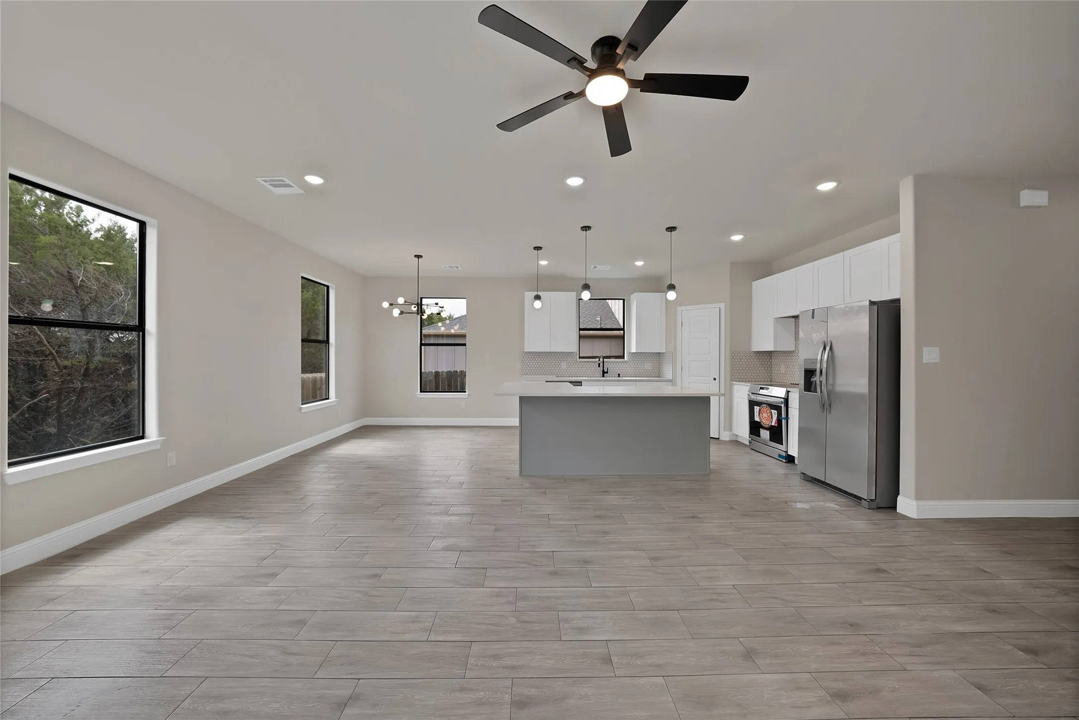 Single Family Residence For Sale in Hood County , 5700 Barkridge Drive, Granbury, Texas 76048, 3 Bedroom, 2 Bathroom, 2 Garage spaces, 1,490 Sqft, built in 2026, mls#21352965, Real Estate Agent in Granbury, Homes For Sale in Hood county, Homes For Sale in Granbury, Realtor in Granbury Texas, Real Estate Brokerage Independent Realty Texas, Luminita Cordes Realtor