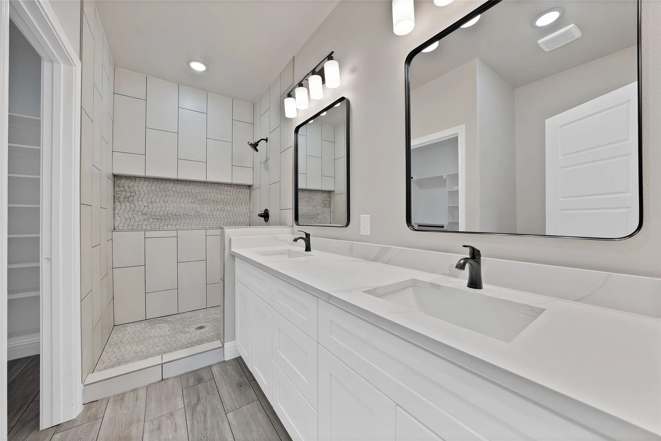 Single Family Residence For Sale in Hood County , 5700 Barkridge Drive, Granbury, Texas 76048, 3 Bedroom, 2 Bathroom, 2 Garage spaces, 1,490 Sqft, built in 2026, mls#21352965, Real Estate Agent in Granbury, Homes For Sale in Hood county, Homes For Sale in Granbury, Realtor in Granbury Texas, Real Estate Brokerage Independent Realty Texas, Luminita Cordes Realtor