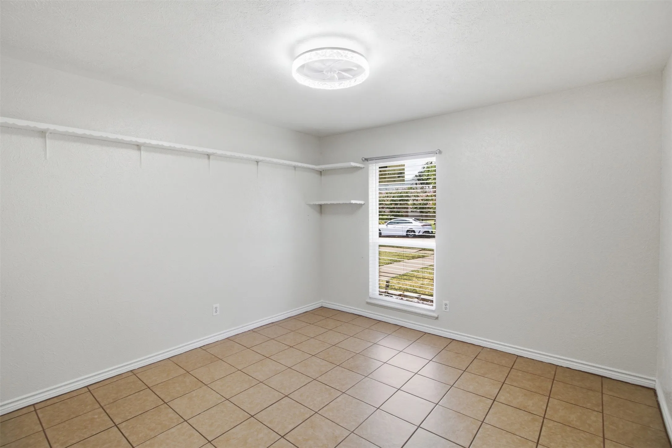 Single Family Residence For Rent in Dallas County , 3709 Yaupon Drive, Grand Prairie, Texas 75052, 3 Bedroom, 2 Bathroom, 2 Garage spaces, 1,479 Sqft, built in 1982, mls#21351314, Real Estate Agent in Grand Prairie, Homes For Rent in Dallas county, Homes For Rent in Grand Prairie, Realtor in Grand Prairie Texas, Real Estate Brokerage Independent Realty Texas, Luminita Cordes Realtor