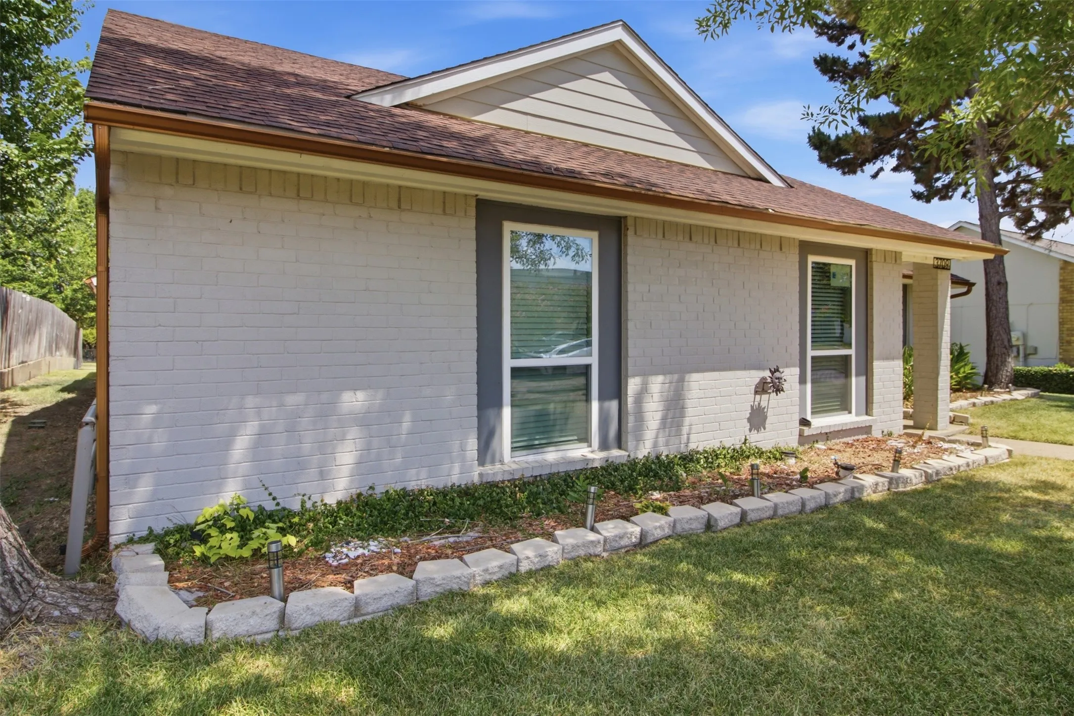 Single Family Residence For Rent in Dallas County , 3709 Yaupon Drive, Grand Prairie, Texas 75052, 3 Bedroom, 2 Bathroom, 2 Garage spaces, 1,479 Sqft, built in 1982, mls#21351314, Real Estate Agent in Grand Prairie, Homes For Rent in Dallas county, Homes For Rent in Grand Prairie, Realtor in Grand Prairie Texas, Real Estate Brokerage Independent Realty Texas, Luminita Cordes Realtor