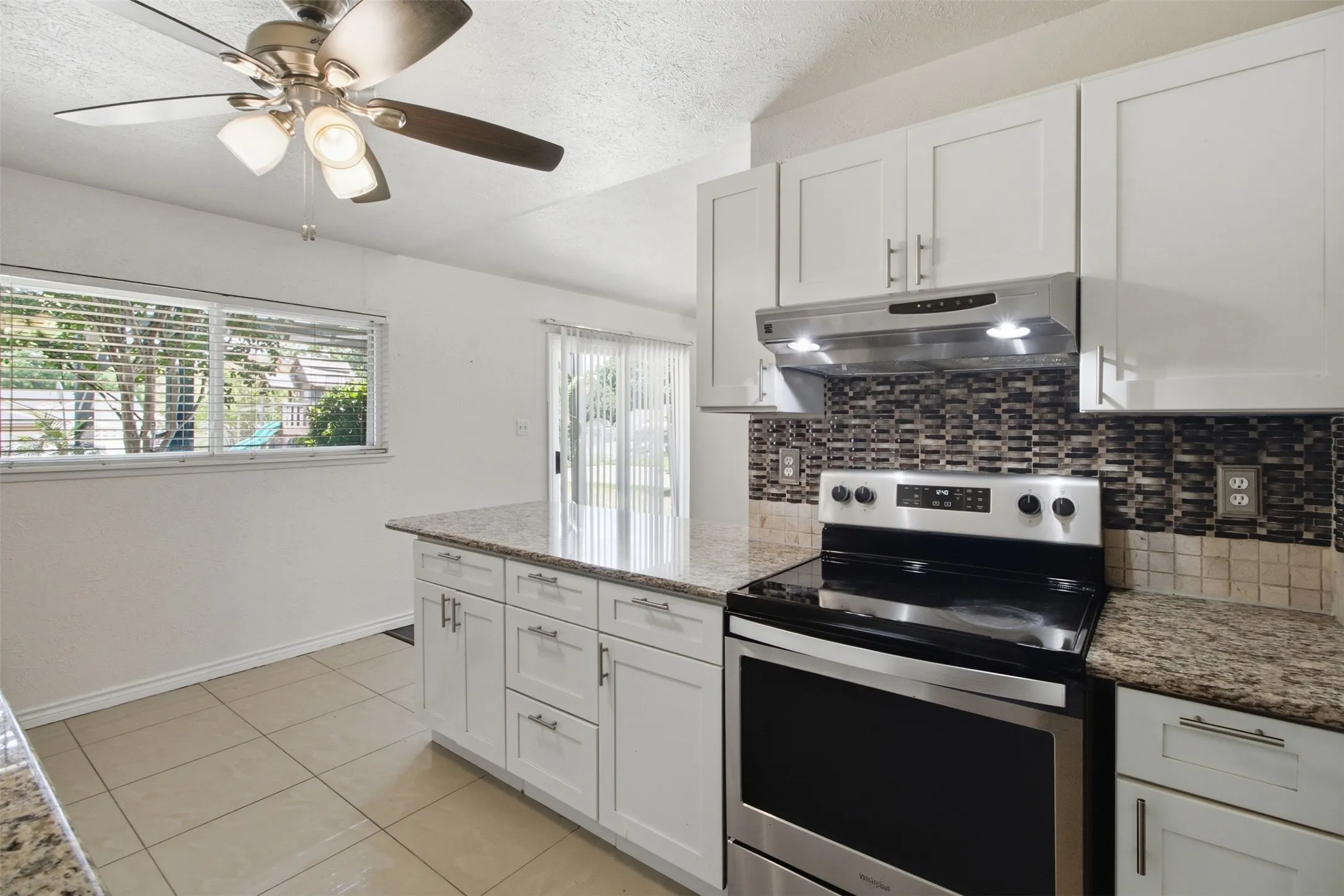 Single Family Residence For Rent in Dallas County , 3709 Yaupon Drive, Grand Prairie, Texas 75052, 3 Bedroom, 2 Bathroom, 2 Garage spaces, 1,479 Sqft, built in 1982, mls#21351314, Real Estate Agent in Grand Prairie, Homes For Rent in Dallas county, Homes For Rent in Grand Prairie, Realtor in Grand Prairie Texas, Real Estate Brokerage Independent Realty Texas, Luminita Cordes Realtor