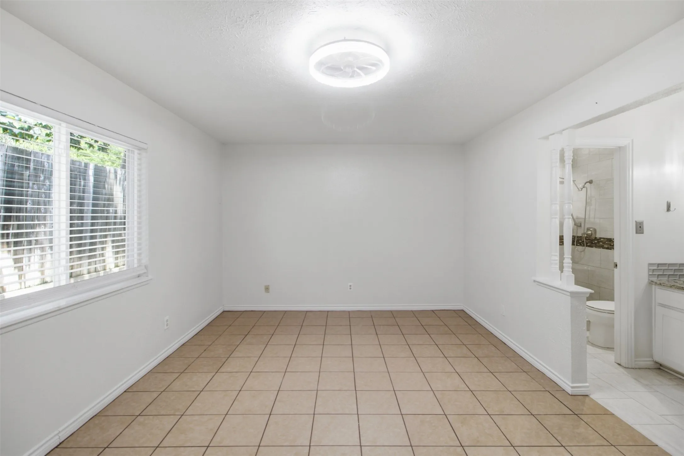 Single Family Residence For Rent in Dallas County , 3709 Yaupon Drive, Grand Prairie, Texas 75052, 3 Bedroom, 2 Bathroom, 2 Garage spaces, 1,479 Sqft, built in 1982, mls#21351314, Real Estate Agent in Grand Prairie, Homes For Rent in Dallas county, Homes For Rent in Grand Prairie, Realtor in Grand Prairie Texas, Real Estate Brokerage Independent Realty Texas, Luminita Cordes Realtor