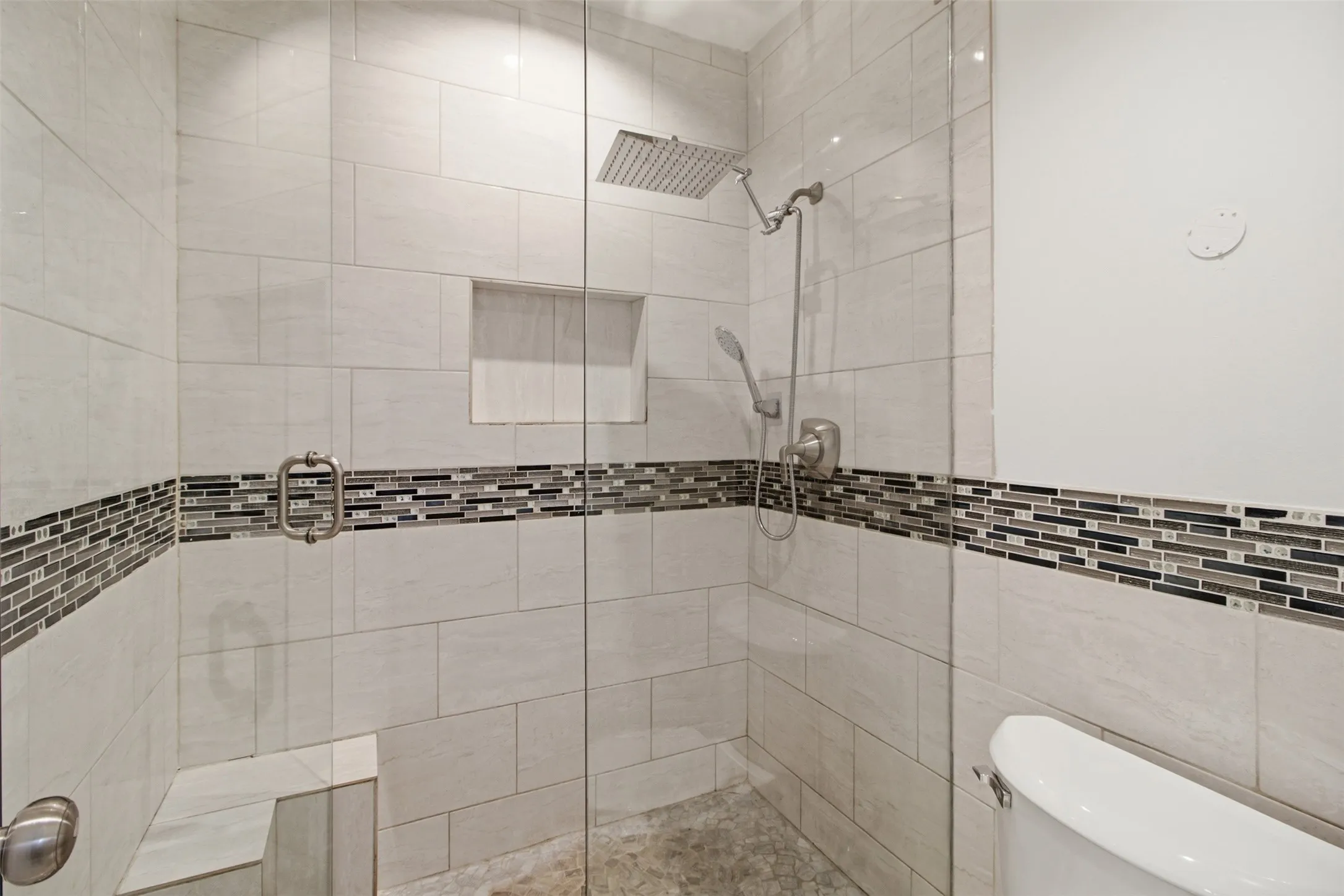 Single Family Residence For Rent in Dallas County , 3709 Yaupon Drive, Grand Prairie, Texas 75052, 3 Bedroom, 2 Bathroom, 2 Garage spaces, 1,479 Sqft, built in 1982, mls#21351314, Real Estate Agent in Grand Prairie, Homes For Rent in Dallas county, Homes For Rent in Grand Prairie, Realtor in Grand Prairie Texas, Real Estate Brokerage Independent Realty Texas, Luminita Cordes Realtor
