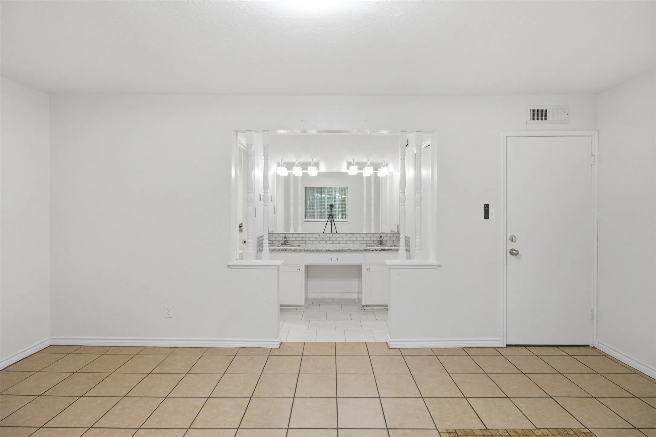 Single Family Residence For Rent in Dallas County , 3709 Yaupon Drive, Grand Prairie, Texas 75052, 3 Bedroom, 2 Bathroom, 2 Garage spaces, 1,479 Sqft, built in 1982, mls#21351314, Real Estate Agent in Grand Prairie, Homes For Rent in Dallas county, Homes For Rent in Grand Prairie, Realtor in Grand Prairie Texas, Real Estate Brokerage Independent Realty Texas, Luminita Cordes Realtor