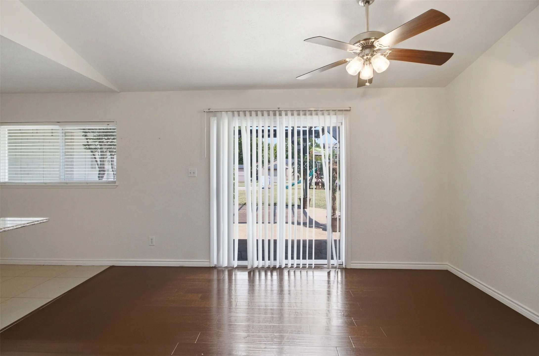 Single Family Residence For Rent in Dallas County , 3709 Yaupon Drive, Grand Prairie, Texas 75052, 3 Bedroom, 2 Bathroom, 2 Garage spaces, 1,479 Sqft, built in 1982, mls#21351314, Real Estate Agent in Grand Prairie, Homes For Rent in Dallas county, Homes For Rent in Grand Prairie, Realtor in Grand Prairie Texas, Real Estate Brokerage Independent Realty Texas, Luminita Cordes Realtor