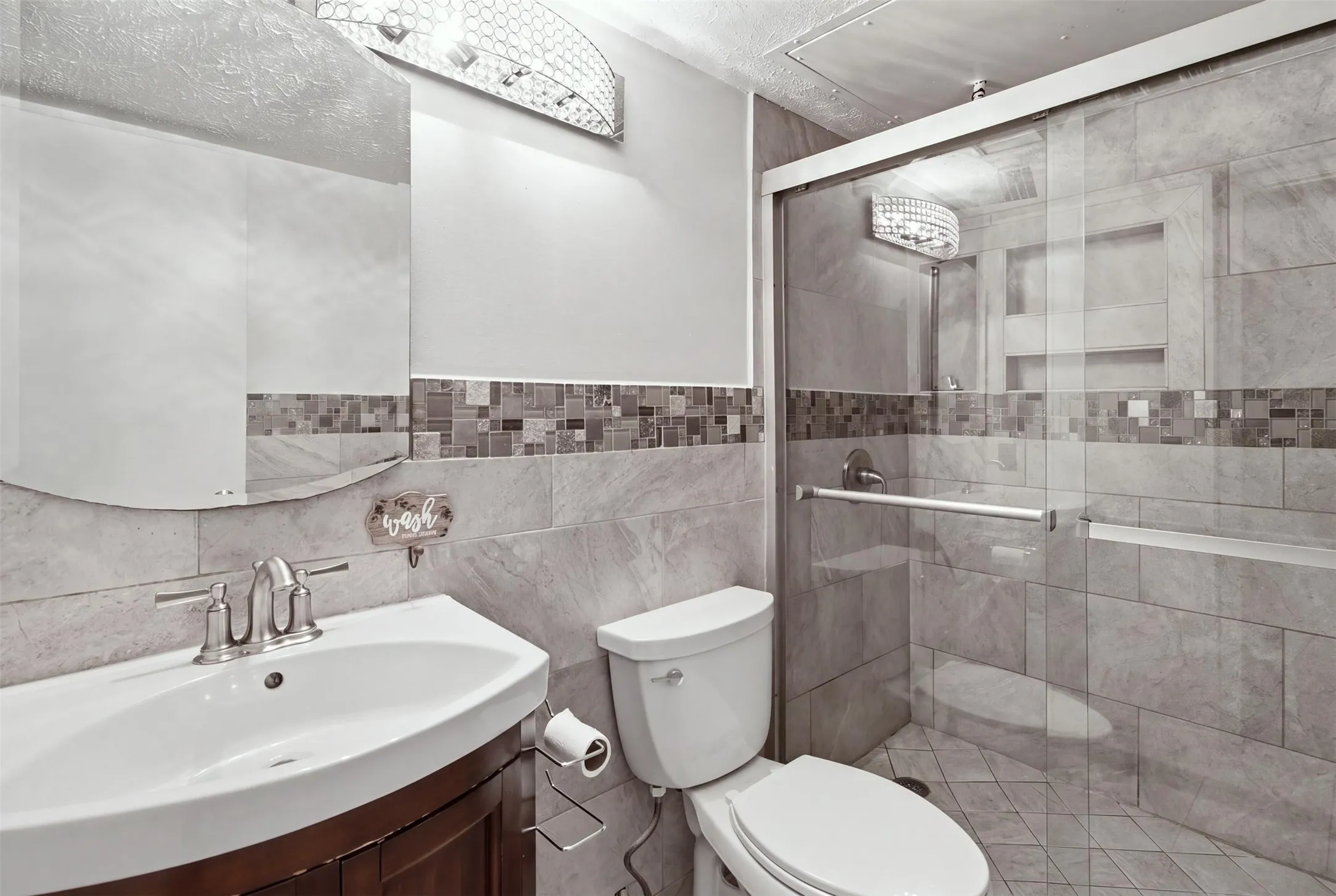 Single Family Residence For Rent in Dallas County , 3709 Yaupon Drive, Grand Prairie, Texas 75052, 3 Bedroom, 2 Bathroom, 2 Garage spaces, 1,479 Sqft, built in 1982, mls#21351314, Real Estate Agent in Grand Prairie, Homes For Rent in Dallas county, Homes For Rent in Grand Prairie, Realtor in Grand Prairie Texas, Real Estate Brokerage Independent Realty Texas, Luminita Cordes Realtor