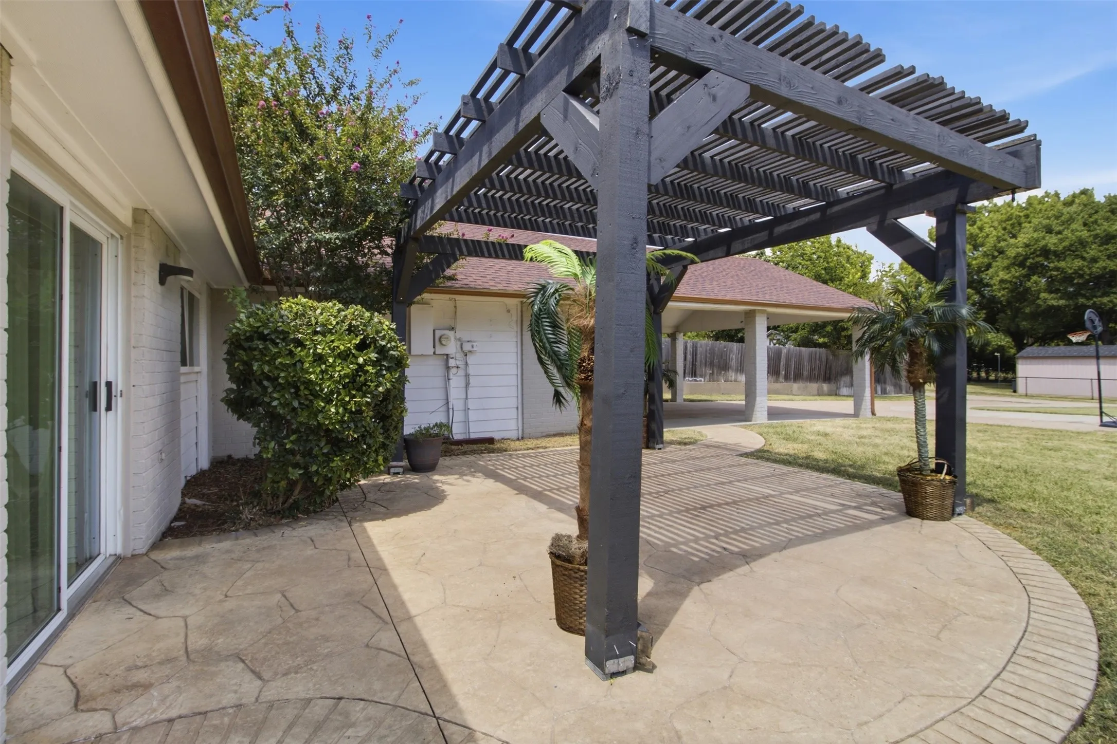 Single Family Residence For Rent in Dallas County , 3709 Yaupon Drive, Grand Prairie, Texas 75052, 3 Bedroom, 2 Bathroom, 2 Garage spaces, 1,479 Sqft, built in 1982, mls#21351314, Real Estate Agent in Grand Prairie, Homes For Rent in Dallas county, Homes For Rent in Grand Prairie, Realtor in Grand Prairie Texas, Real Estate Brokerage Independent Realty Texas, Luminita Cordes Realtor