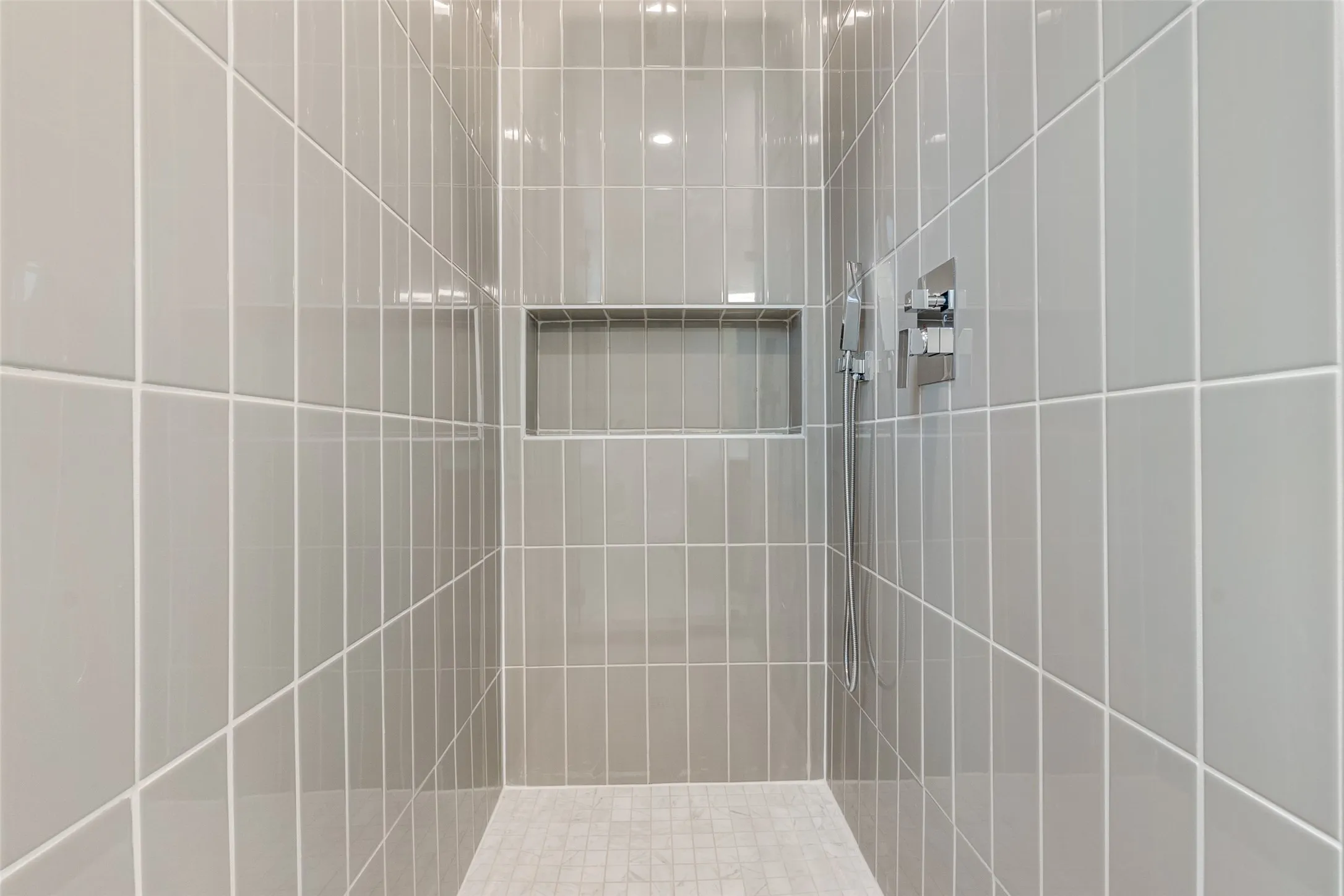 Townhouse For Rent in Dallas County , 5609 Live Oak Street 502, Dallas, Texas 75206, 2 Bedroom, 3 Bathroom, 2 Garage spaces, 1,224 Sqft, built in 2023, mls#21353566, Real Estate Agent in Dallas, Homes For Rent in Dallas county, Homes For Rent in Dallas, Realtor in Dallas Texas, Real Estate Brokerage Independent Realty Texas, Luminita Cordes Realtor
