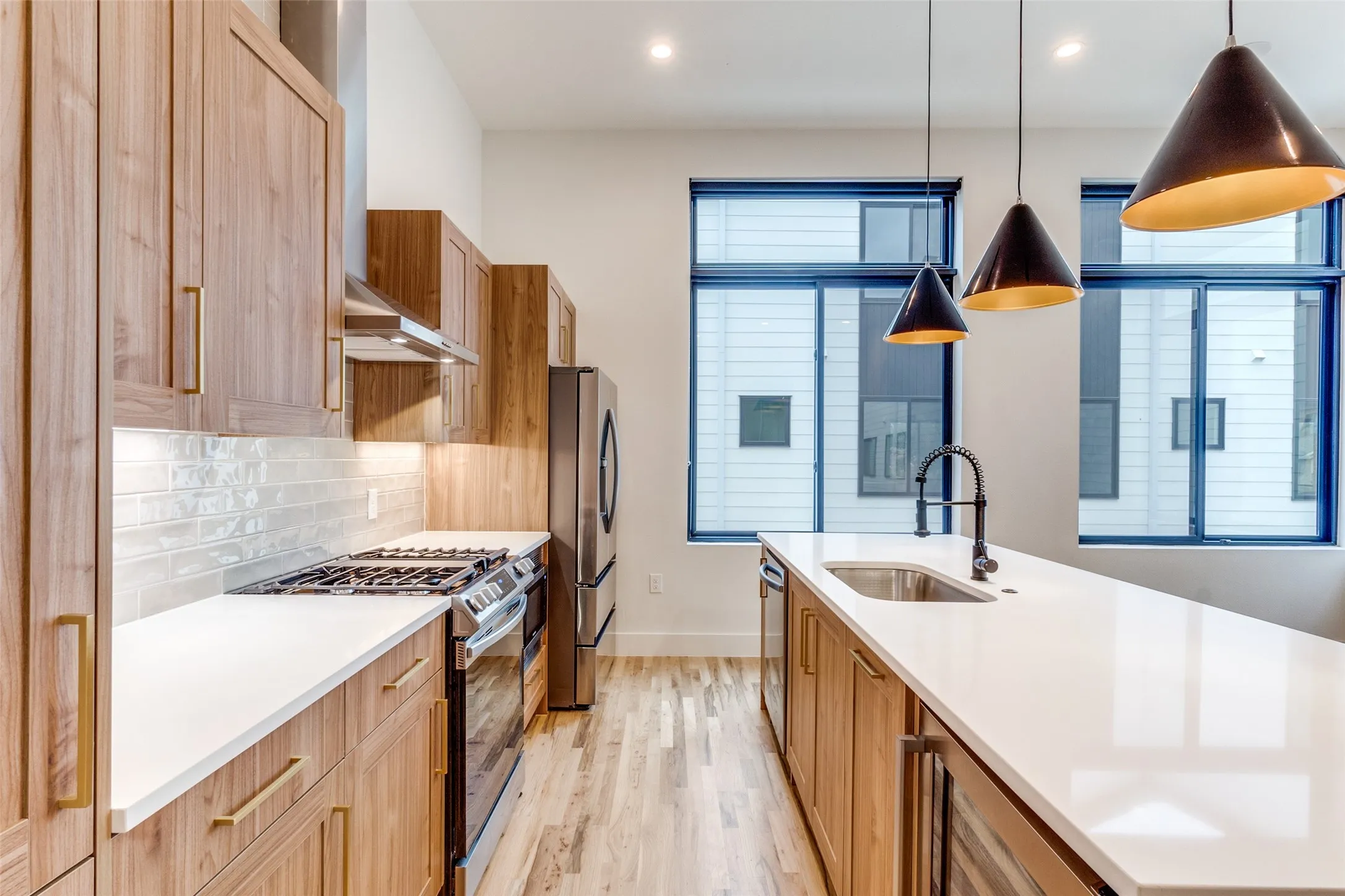 Townhouse For Rent in Dallas County , 5609 Live Oak Street 502, Dallas, Texas 75206, 2 Bedroom, 3 Bathroom, 2 Garage spaces, 1,224 Sqft, built in 2023, mls#21353566, Real Estate Agent in Dallas, Homes For Rent in Dallas county, Homes For Rent in Dallas, Realtor in Dallas Texas, Real Estate Brokerage Independent Realty Texas, Luminita Cordes Realtor