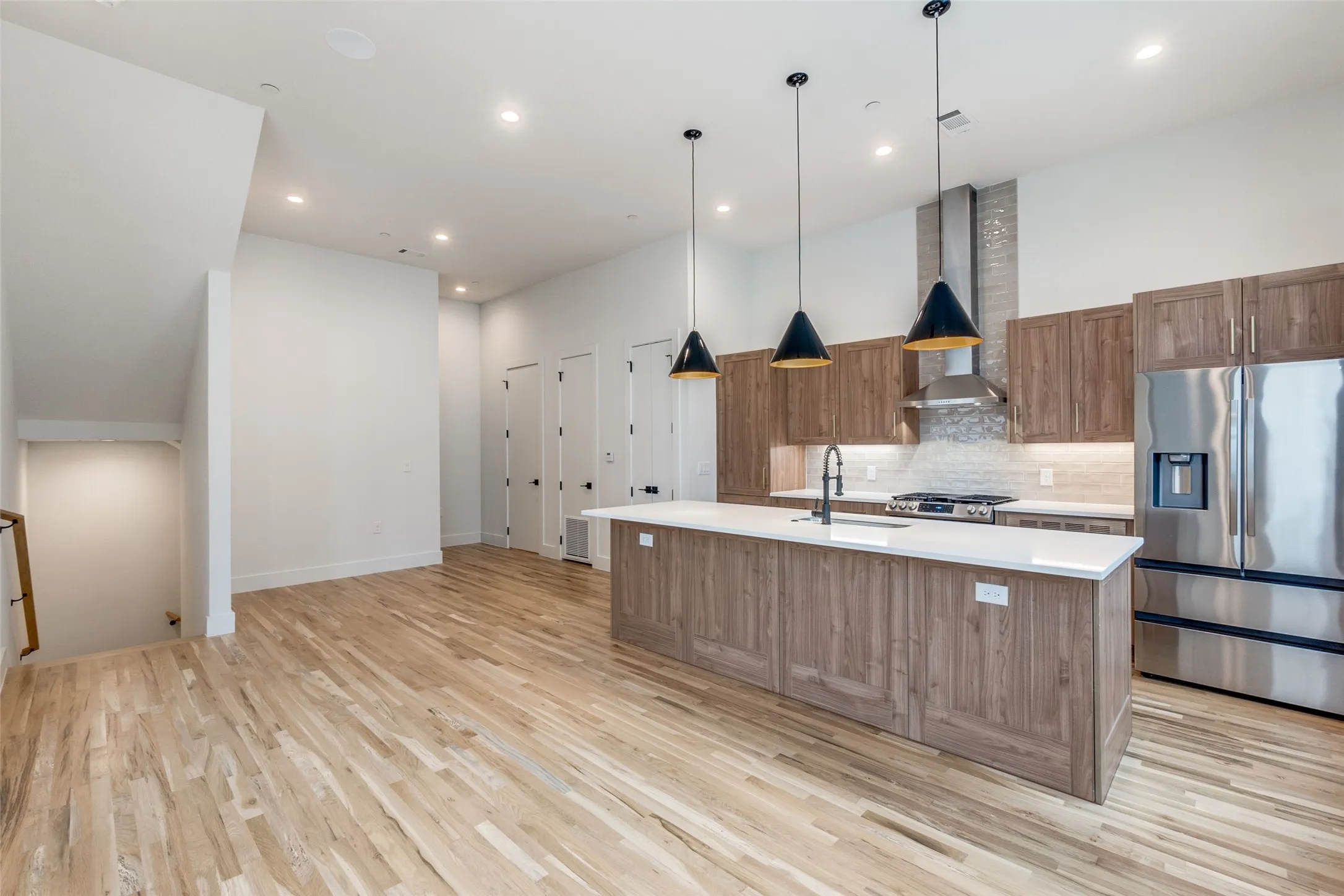 Townhouse For Rent in Dallas County , 5609 Live Oak Street 502, Dallas, Texas 75206, 2 Bedroom, 3 Bathroom, 2 Garage spaces, 1,224 Sqft, built in 2023, mls#21353566, Real Estate Agent in Dallas, Homes For Rent in Dallas county, Homes For Rent in Dallas, Realtor in Dallas Texas, Real Estate Brokerage Independent Realty Texas, Luminita Cordes Realtor