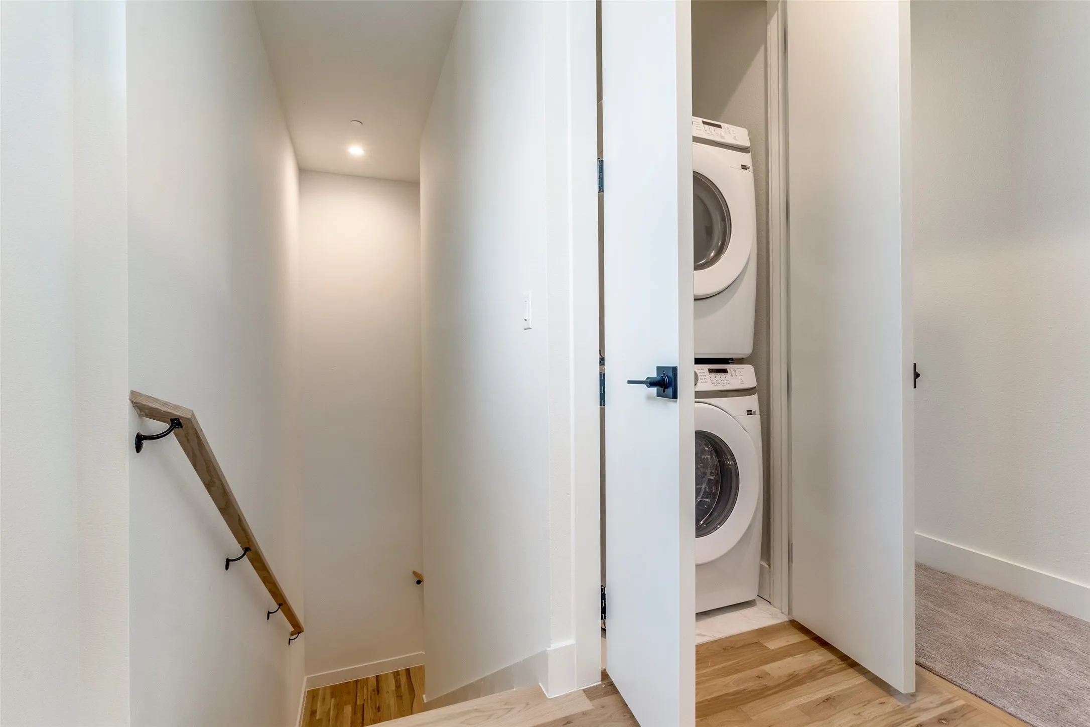 Townhouse For Rent in Dallas County , 5609 Live Oak Street 502, Dallas, Texas 75206, 2 Bedroom, 3 Bathroom, 2 Garage spaces, 1,224 Sqft, built in 2023, mls#21353566, Real Estate Agent in Dallas, Homes For Rent in Dallas county, Homes For Rent in Dallas, Realtor in Dallas Texas, Real Estate Brokerage Independent Realty Texas, Luminita Cordes Realtor