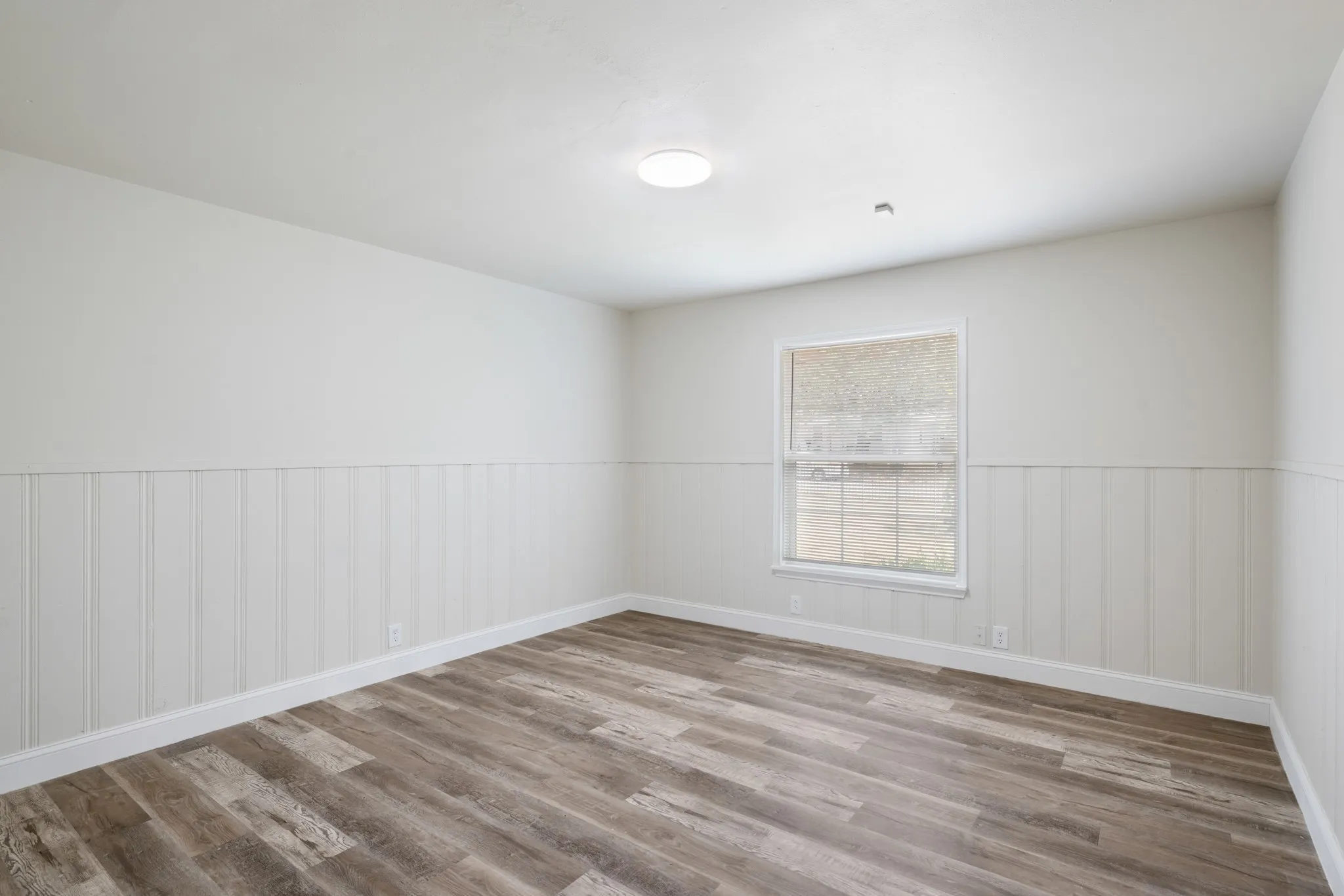 Single Family Residence For Sale in Tarrant County , 2320 N Edgewood Terrace, Fort Worth, Texas 76103, 4 Bedrooms, 3 Bathrooms, 2 Garage spaces, 2,420 Sqft, built in 1952, Price $379,000, mls#21352334, Real Estate Agent in Fort Worth, Homes For Sale in Tarrant county, Homes For Sale in Fort Worth, Realtor in Fort Worth Texas, Real Estate Brokerage Independent Realty Texas, Luminita Cordes Realtor