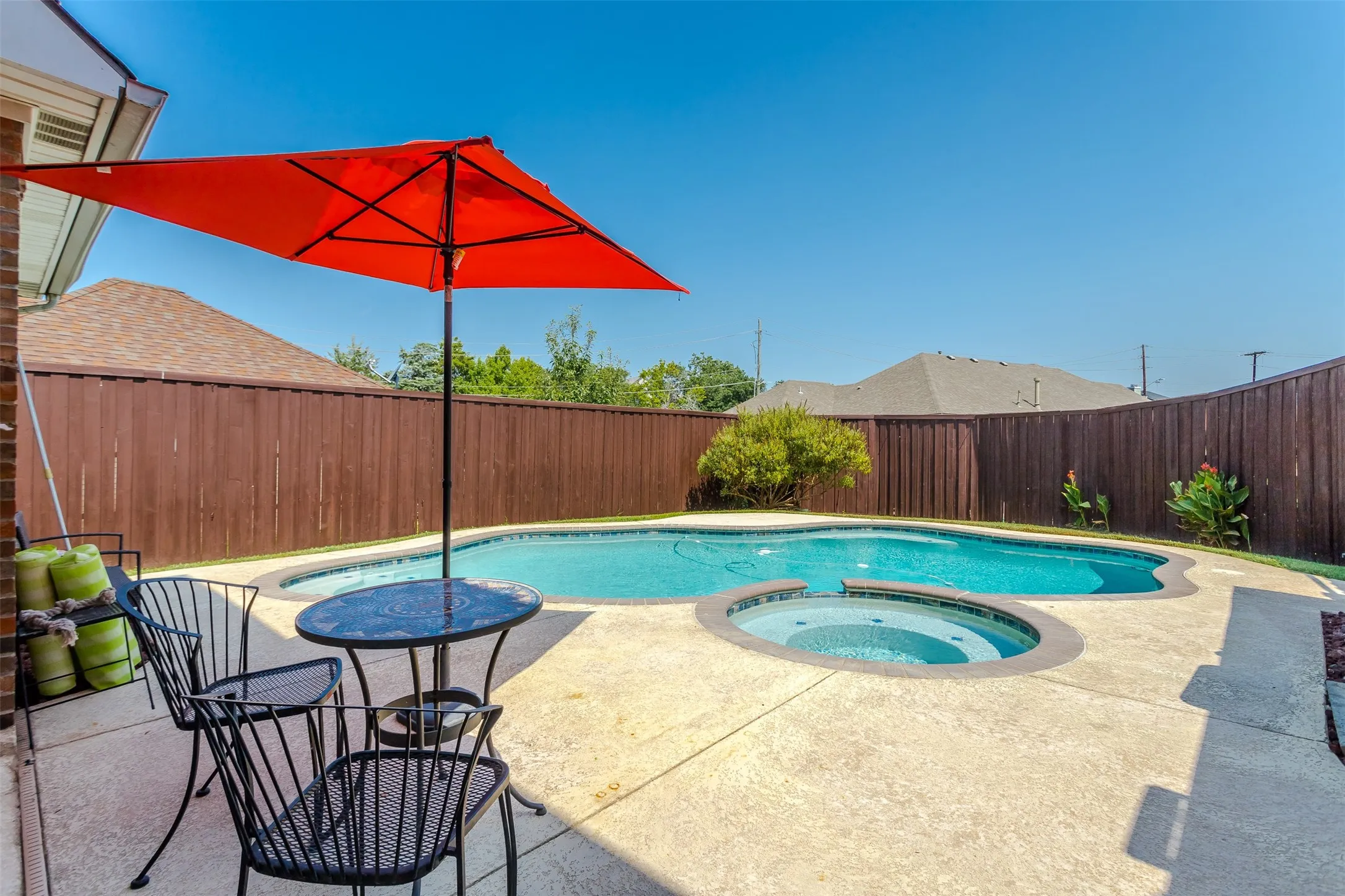 Single Family Residence For Sale in Denton County , 3609 White River Drive, Dallas, Texas 75287, 4 Bedroom, 3 Bathroom, 2 Garage spaces, 2,892 Sqft, built in 1998, mls#21353271, Real Estate Agent in Dallas, Homes For Sale in Denton county, Homes For Sale in Dallas, Realtor in Dallas Texas, Real Estate Brokerage Independent Realty Texas, Luminita Cordes Realtor