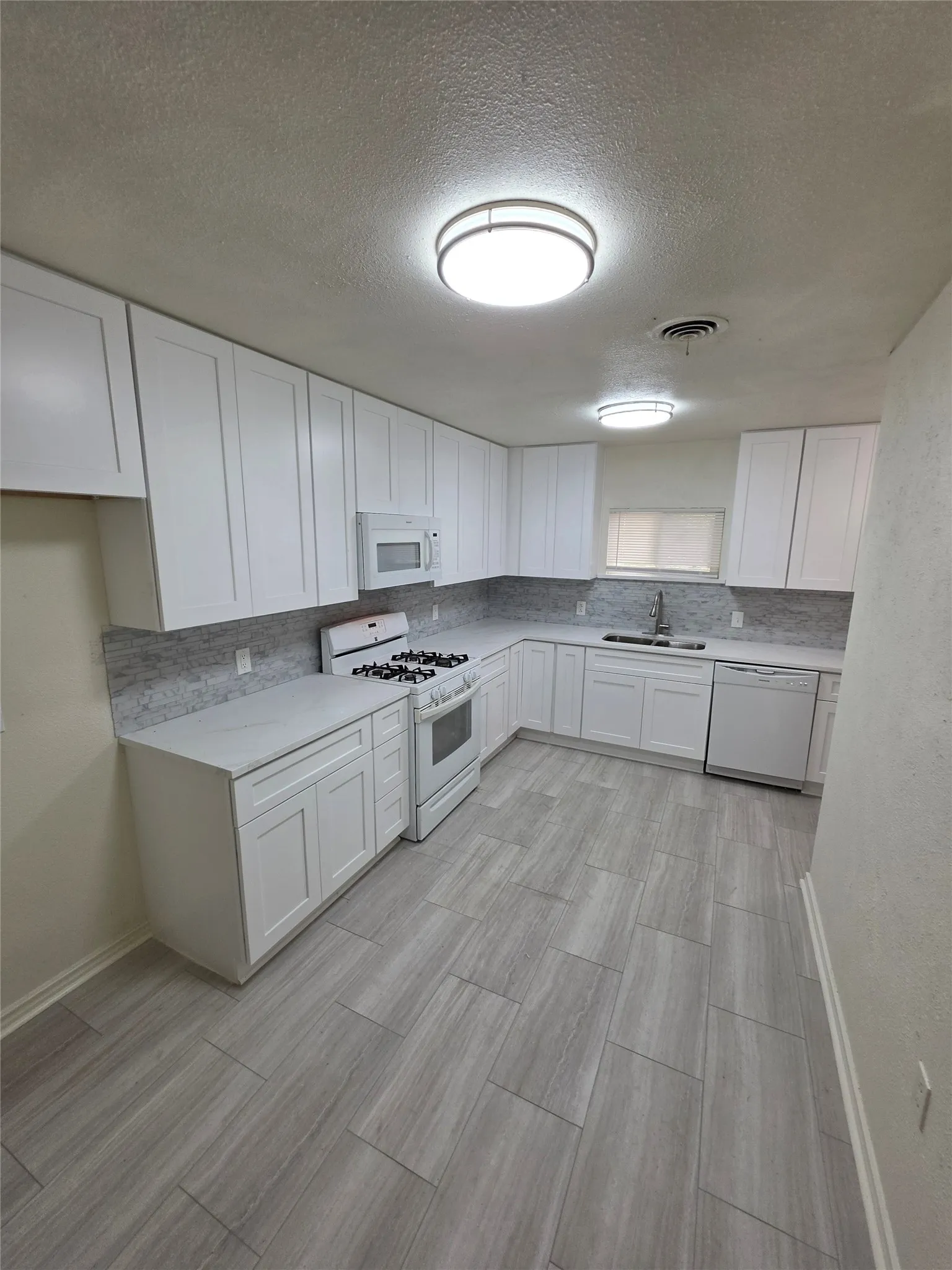 Single Family Residence For Rent in Dallas County , 7410 Piedmont Drive, Dallas, Texas 75227, 3 Bedroom, 2 Bathroom, 2 Garage spaces, 1,618 Sqft, built in 1953, mls#21353569, Real Estate Agent in Dallas, Homes For Rent in Dallas county, Homes For Rent in Dallas, Realtor in Dallas Texas, Real Estate Brokerage Independent Realty Texas, Luminita Cordes Realtor