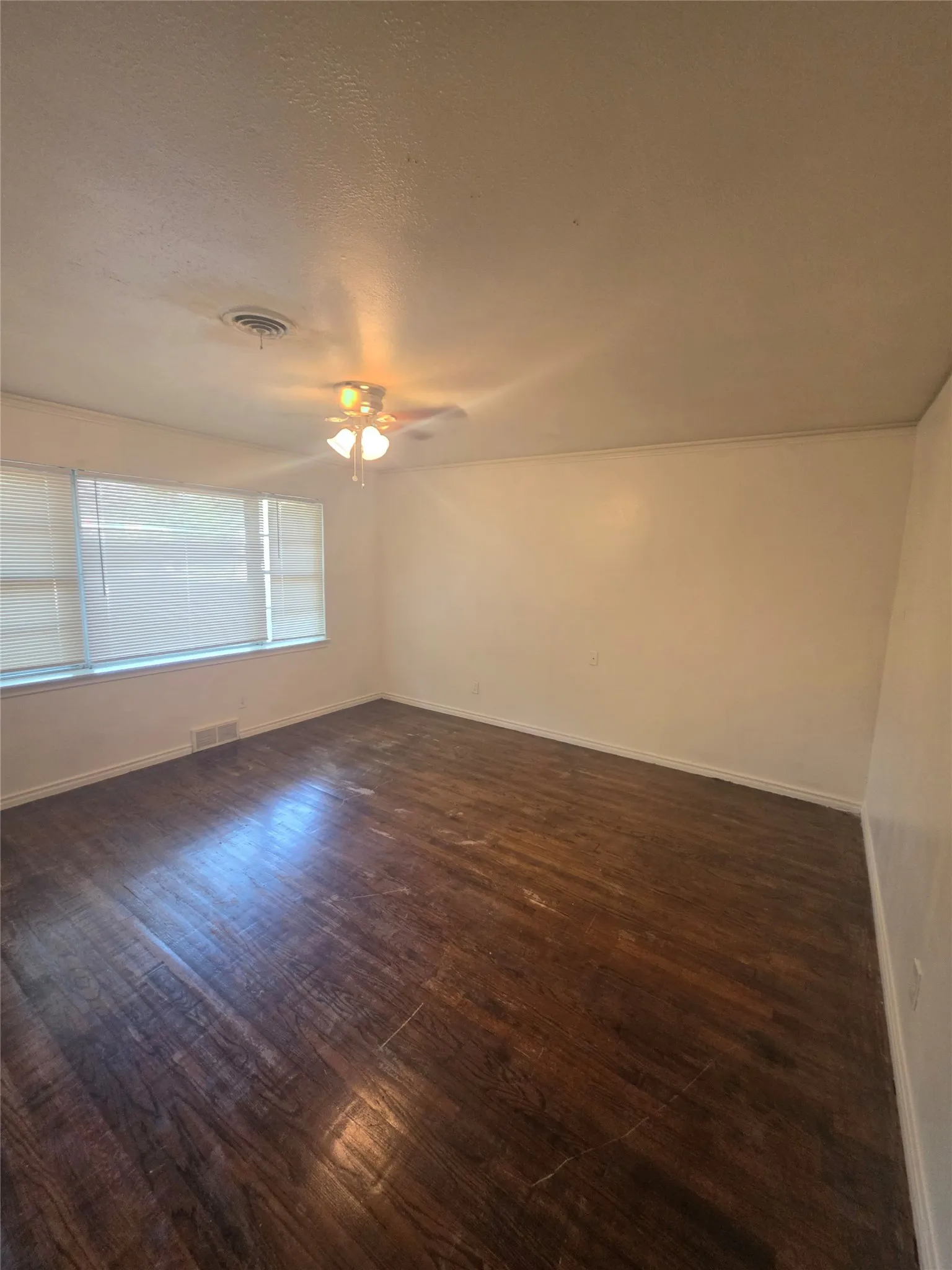 Single Family Residence For Rent in Dallas County , 7410 Piedmont Drive, Dallas, Texas 75227, 3 Bedroom, 2 Bathroom, 2 Garage spaces, 1,618 Sqft, built in 1953, mls#21353569, Real Estate Agent in Dallas, Homes For Rent in Dallas county, Homes For Rent in Dallas, Realtor in Dallas Texas, Real Estate Brokerage Independent Realty Texas, Luminita Cordes Realtor