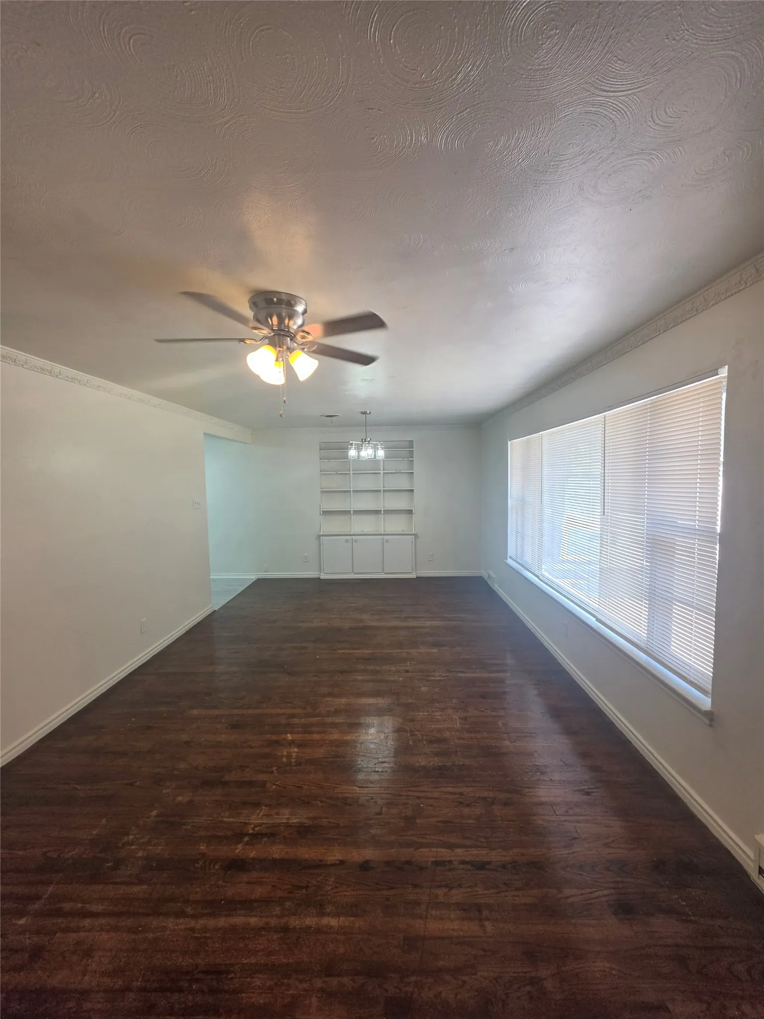 Single Family Residence For Rent in Dallas County , 7410 Piedmont Drive, Dallas, Texas 75227, 3 Bedroom, 2 Bathroom, 2 Garage spaces, 1,618 Sqft, built in 1953, mls#21353569, Real Estate Agent in Dallas, Homes For Rent in Dallas county, Homes For Rent in Dallas, Realtor in Dallas Texas, Real Estate Brokerage Independent Realty Texas, Luminita Cordes Realtor