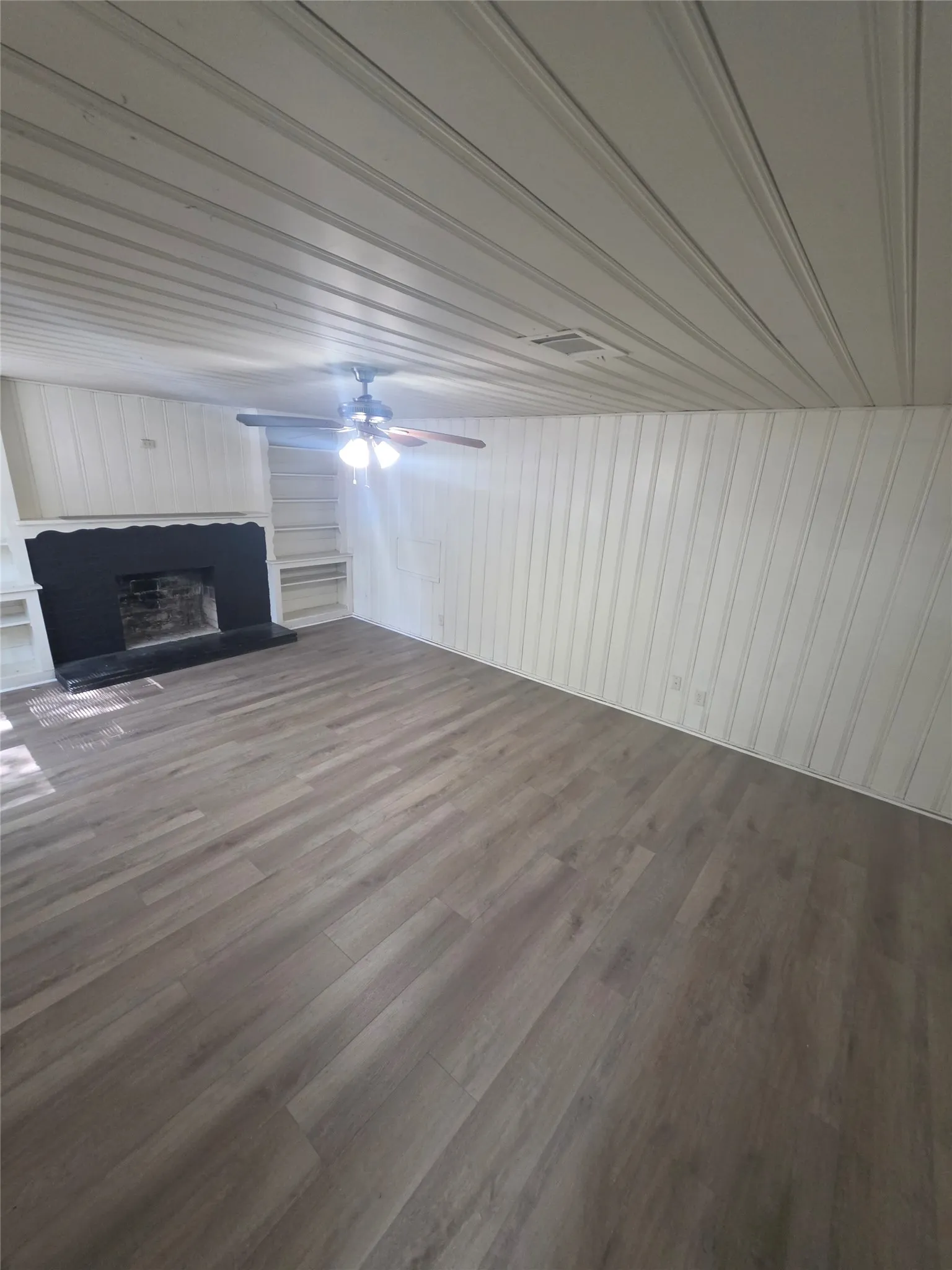 Single Family Residence For Rent in Dallas County , 7410 Piedmont Drive, Dallas, Texas 75227, 3 Bedroom, 2 Bathroom, 2 Garage spaces, 1,618 Sqft, built in 1953, mls#21353569, Real Estate Agent in Dallas, Homes For Rent in Dallas county, Homes For Rent in Dallas, Realtor in Dallas Texas, Real Estate Brokerage Independent Realty Texas, Luminita Cordes Realtor