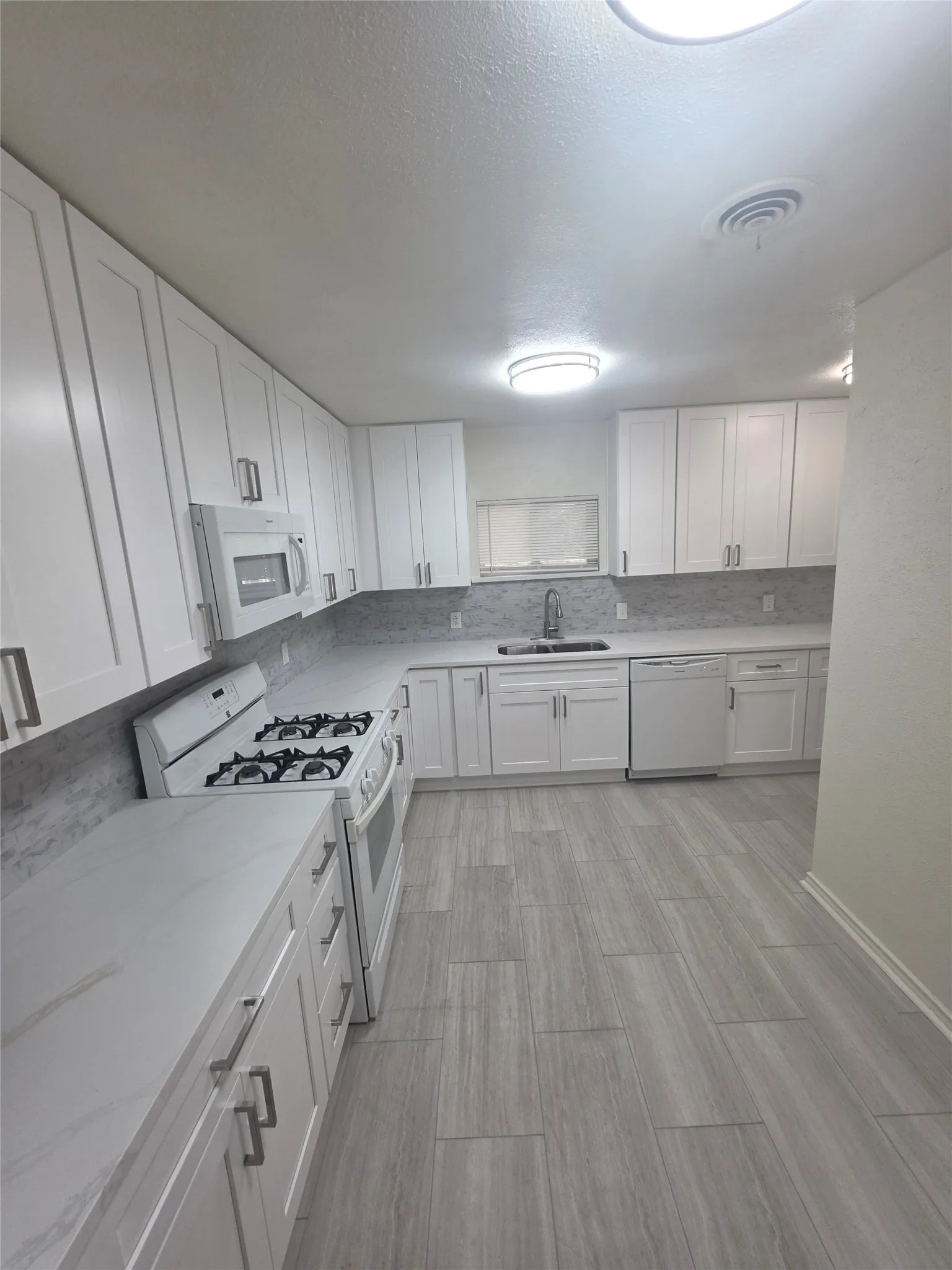 Single Family Residence For Rent in Dallas County , 7410 Piedmont Drive, Dallas, Texas 75227, 3 Bedroom, 2 Bathroom, 2 Garage spaces, 1,618 Sqft, built in 1953, mls#21353569, Real Estate Agent in Dallas, Homes For Rent in Dallas county, Homes For Rent in Dallas, Realtor in Dallas Texas, Real Estate Brokerage Independent Realty Texas, Luminita Cordes Realtor