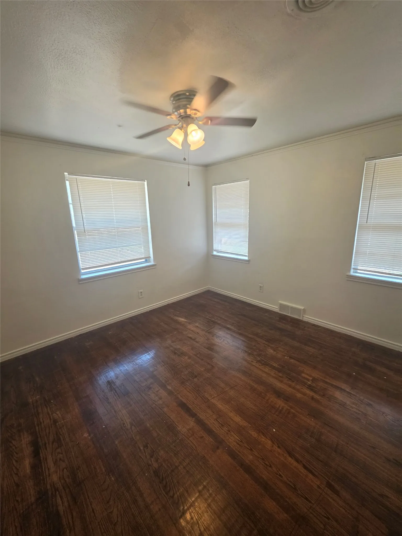 Single Family Residence For Rent in Dallas County , 7410 Piedmont Drive, Dallas, Texas 75227, 3 Bedroom, 2 Bathroom, 2 Garage spaces, 1,618 Sqft, built in 1953, mls#21353569, Real Estate Agent in Dallas, Homes For Rent in Dallas county, Homes For Rent in Dallas, Realtor in Dallas Texas, Real Estate Brokerage Independent Realty Texas, Luminita Cordes Realtor