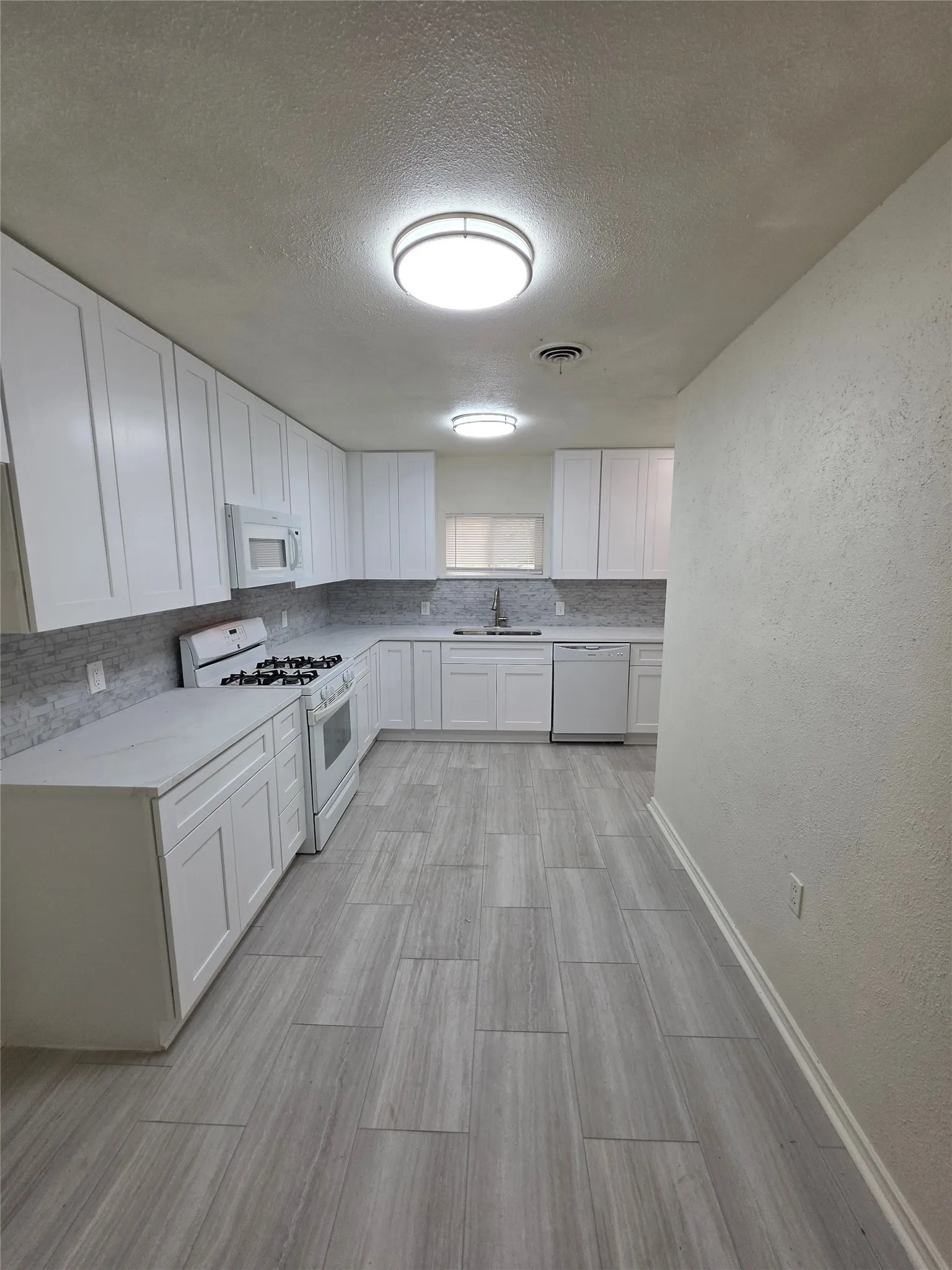 Single Family Residence For Rent in Dallas County , 7410 Piedmont Drive, Dallas, Texas 75227, 3 Bedroom, 2 Bathroom, 2 Garage spaces, 1,618 Sqft, built in 1953, mls#21353569, Real Estate Agent in Dallas, Homes For Rent in Dallas county, Homes For Rent in Dallas, Realtor in Dallas Texas, Real Estate Brokerage Independent Realty Texas, Luminita Cordes Realtor