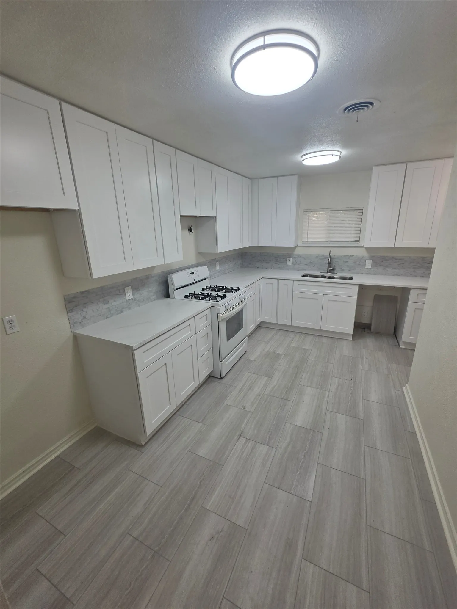 Single Family Residence For Rent in Dallas County , 7410 Piedmont Drive, Dallas, Texas 75227, 3 Bedroom, 2 Bathroom, 2 Garage spaces, 1,618 Sqft, built in 1953, mls#21353569, Real Estate Agent in Dallas, Homes For Rent in Dallas county, Homes For Rent in Dallas, Realtor in Dallas Texas, Real Estate Brokerage Independent Realty Texas, Luminita Cordes Realtor