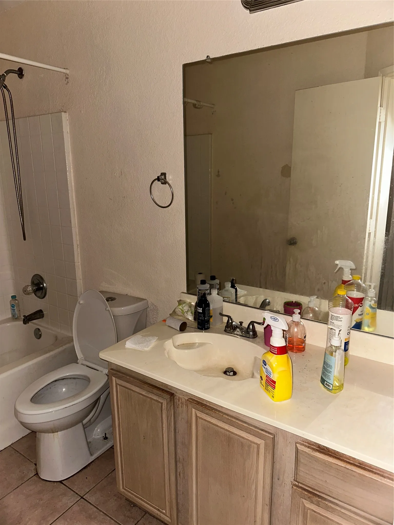 Single Family Residence For Sale in Dallas County , 1811 Stewart Street, Cedar Hill, Texas 75104, 3 Bedrooms, 2 Bathrooms, 2 Garage spaces, 1,675 Sqft, built in 1998, Price $335,000, mls#21353080, Real Estate Agent in Cedar Hill, Homes For Sale in Dallas county, Homes For Sale in Cedar Hill, Realtor in Cedar Hill Texas, Real Estate Brokerage Independent Realty Texas, Luminita Cordes Realtor