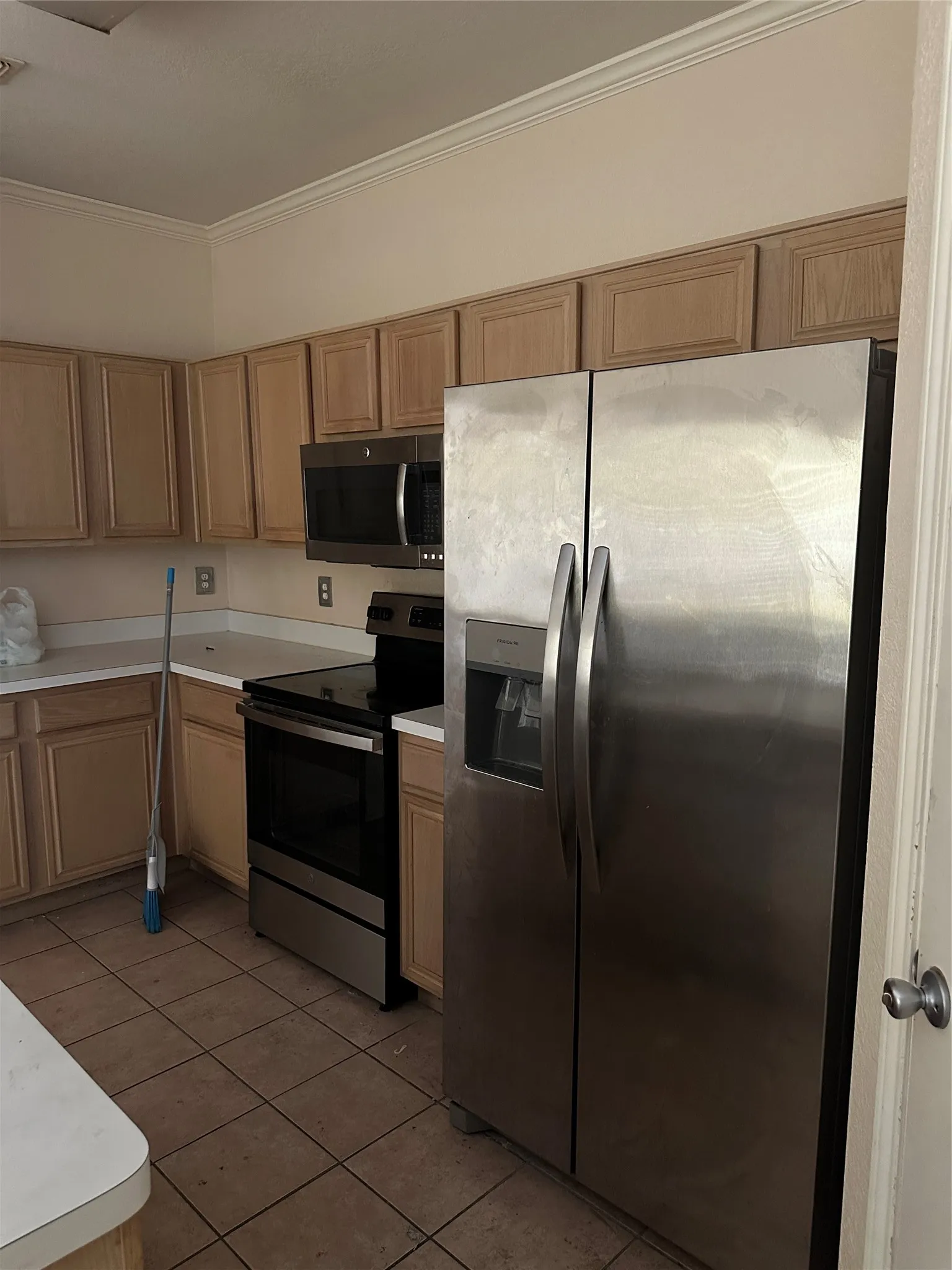 Single Family Residence For Sale in Dallas County , 1811 Stewart Street, Cedar Hill, Texas 75104, 3 Bedrooms, 2 Bathrooms, 2 Garage spaces, 1,675 Sqft, built in 1998, Price $335,000, mls#21353080, Real Estate Agent in Cedar Hill, Homes For Sale in Dallas county, Homes For Sale in Cedar Hill, Realtor in Cedar Hill Texas, Real Estate Brokerage Independent Realty Texas, Luminita Cordes Realtor