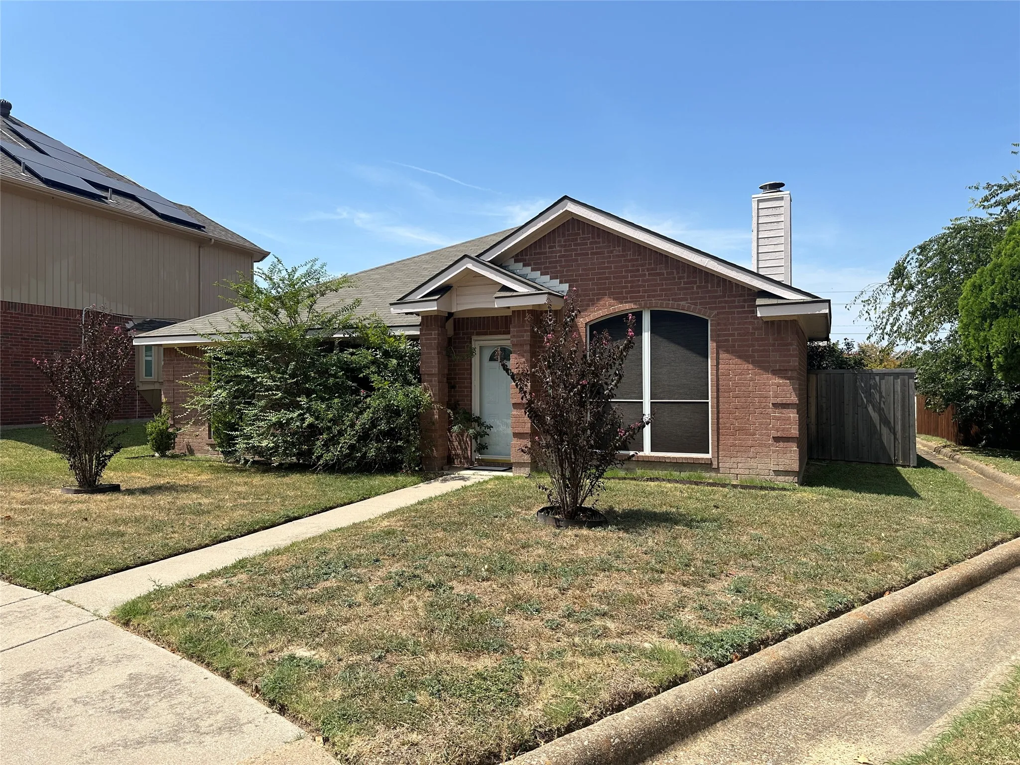 Single Family Residence For Sale in Dallas County , 1811 Stewart Street, Cedar Hill, Texas 75104, 3 Bedrooms, 2 Bathrooms, 2 Garage spaces, 1,675 Sqft, built in 1998, Price $335,000, mls#21353080, Real Estate Agent in Cedar Hill, Homes For Sale in Dallas county, Homes For Sale in Cedar Hill, Realtor in Cedar Hill Texas, Real Estate Brokerage Independent Realty Texas, Luminita Cordes Realtor